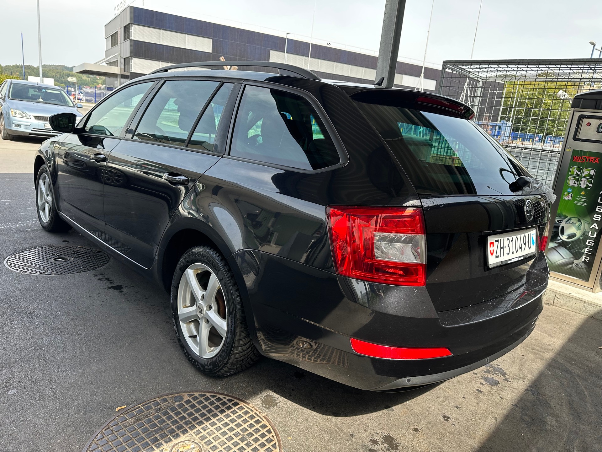SKODA Octavia Combi 1.8 TSI Fresh 4x4 DSG-image-3