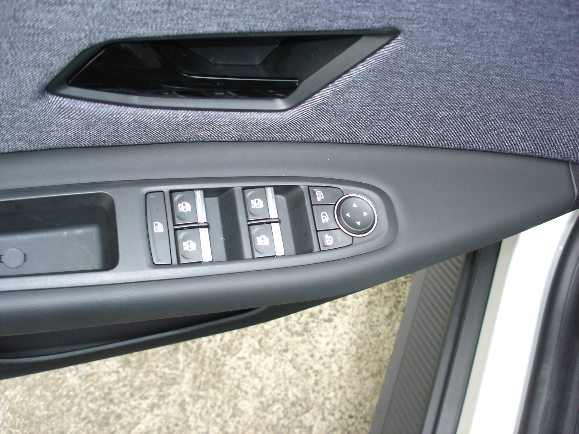 RENAULT R5 E-Tech Comfort Range 52 kWh Techno-image-12