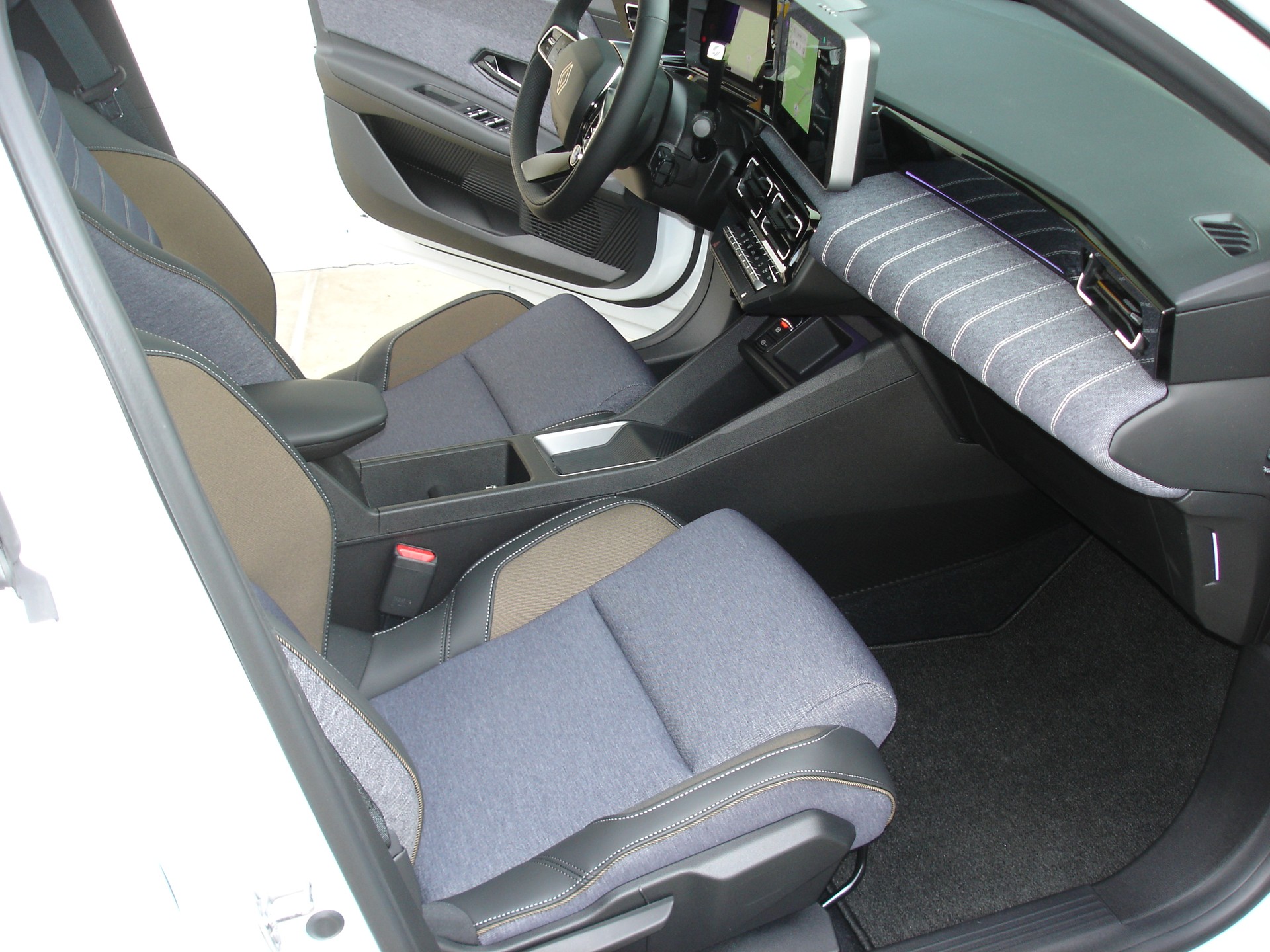 RENAULT R5 E-Tech Comfort Range 52 kWh Techno-image-9