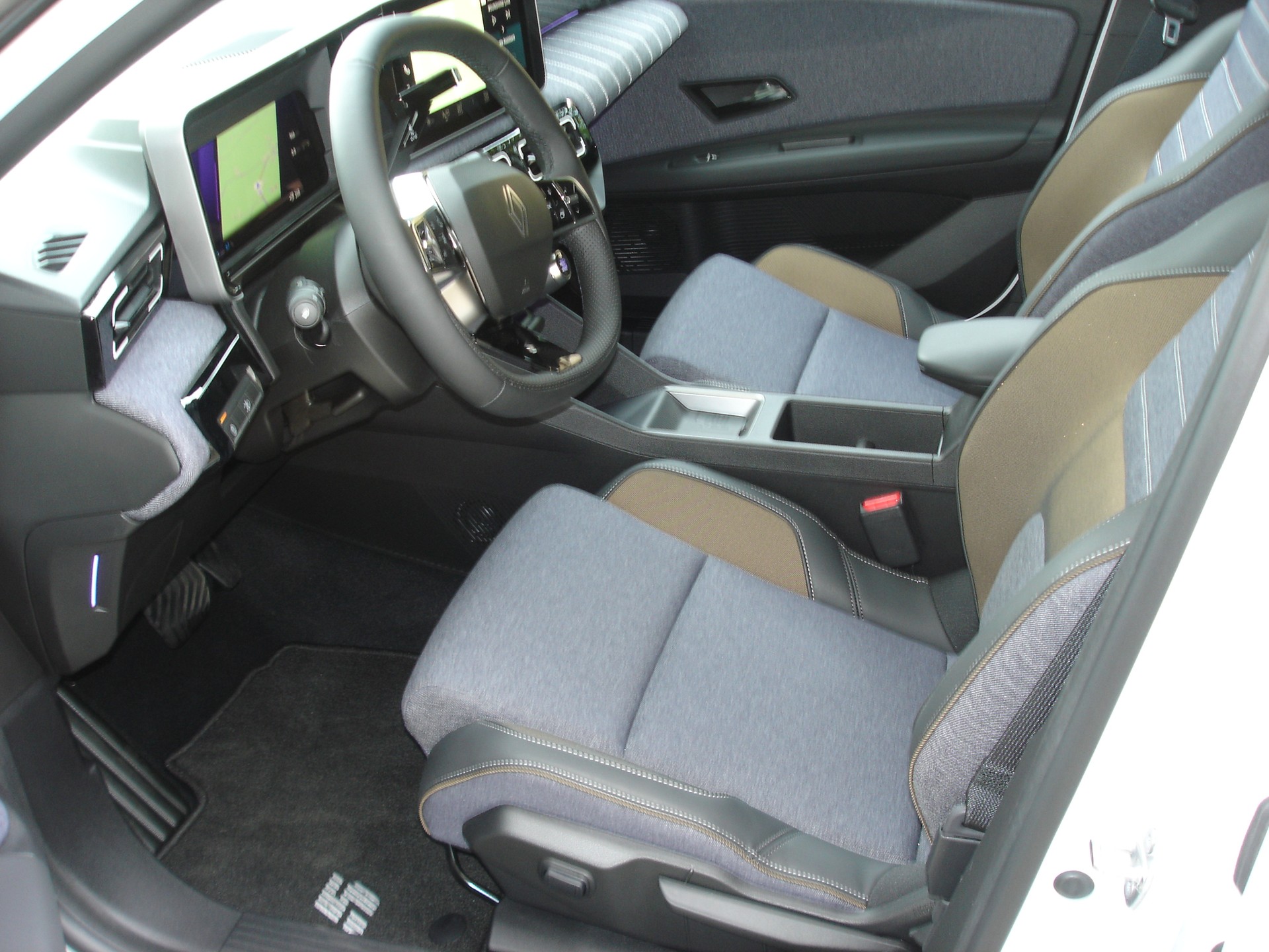RENAULT R5 E-Tech Comfort Range 52 kWh Techno-image-11