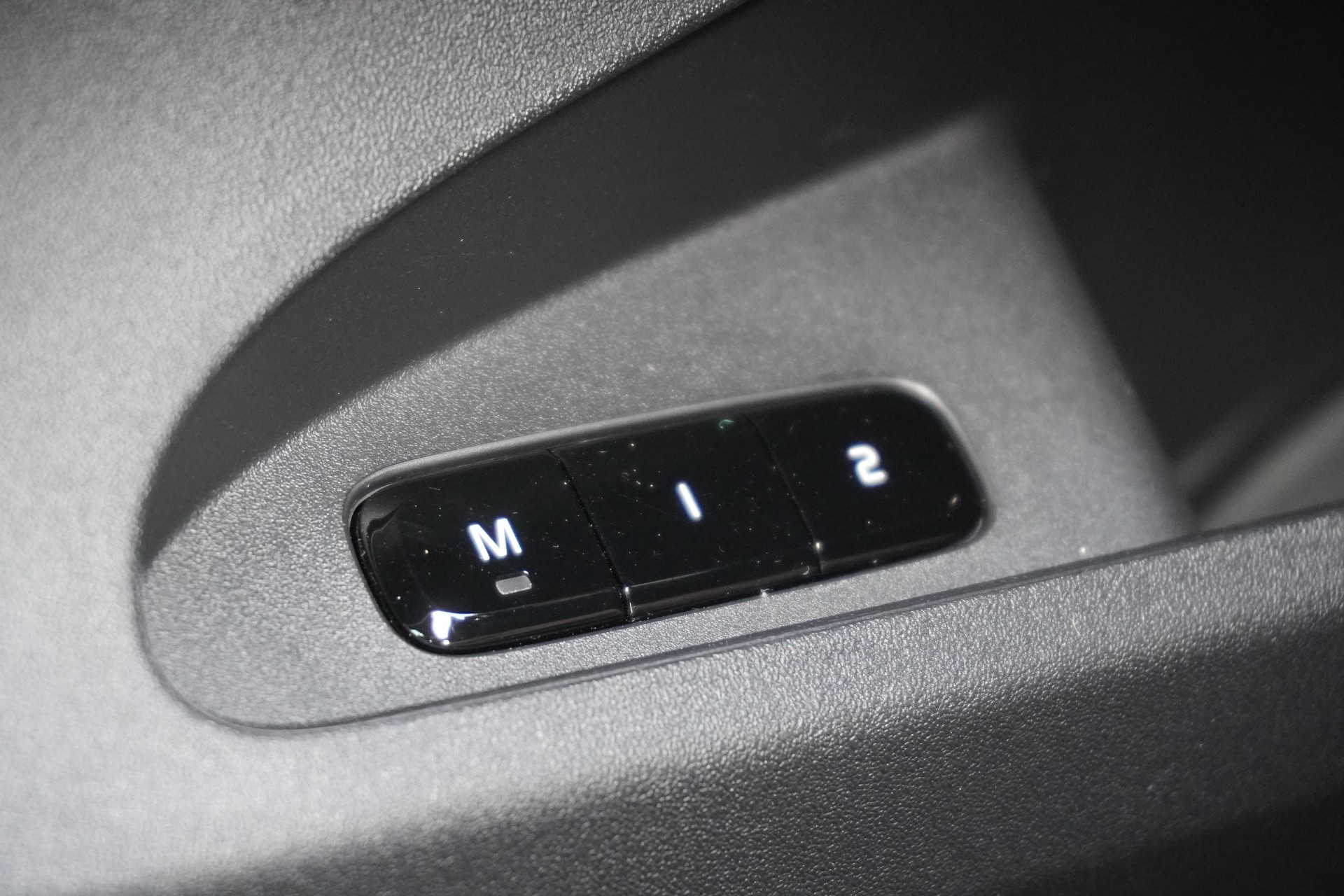 POLESTAR Polestar 2 Long Range Dual 82 kWh 350kW Performance Paket!!!-image-34