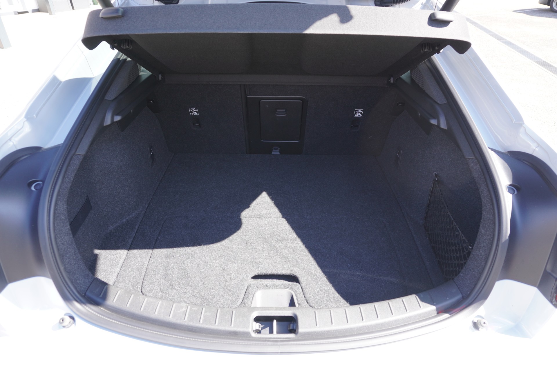 POLESTAR Polestar 2 Long Range Dual 82 kWh 350kW Performance Paket!!!-image-9