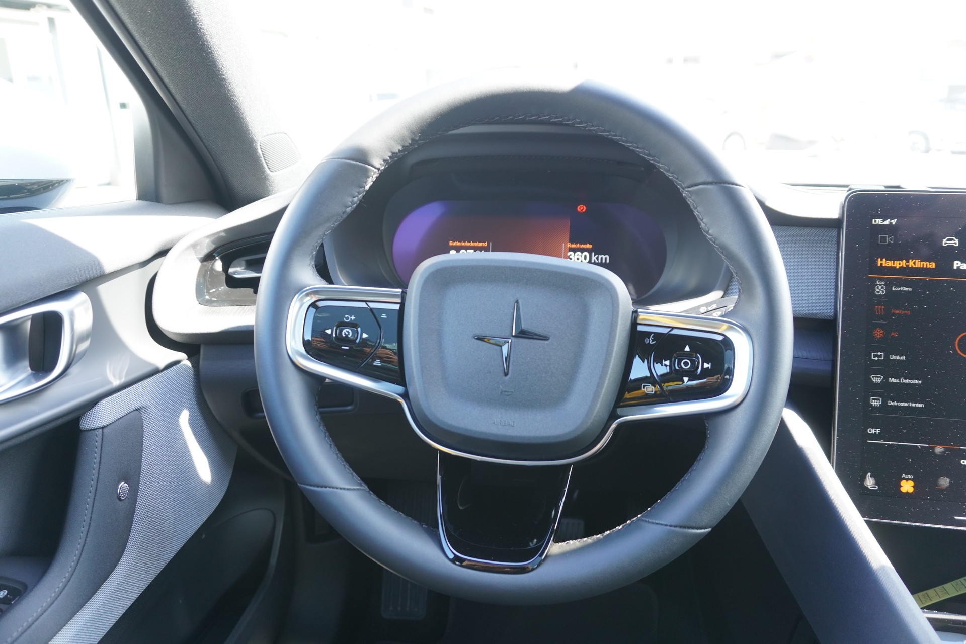POLESTAR Polestar 2 Long Range Dual 82 kWh 350kW Performance Paket!!!-image-17