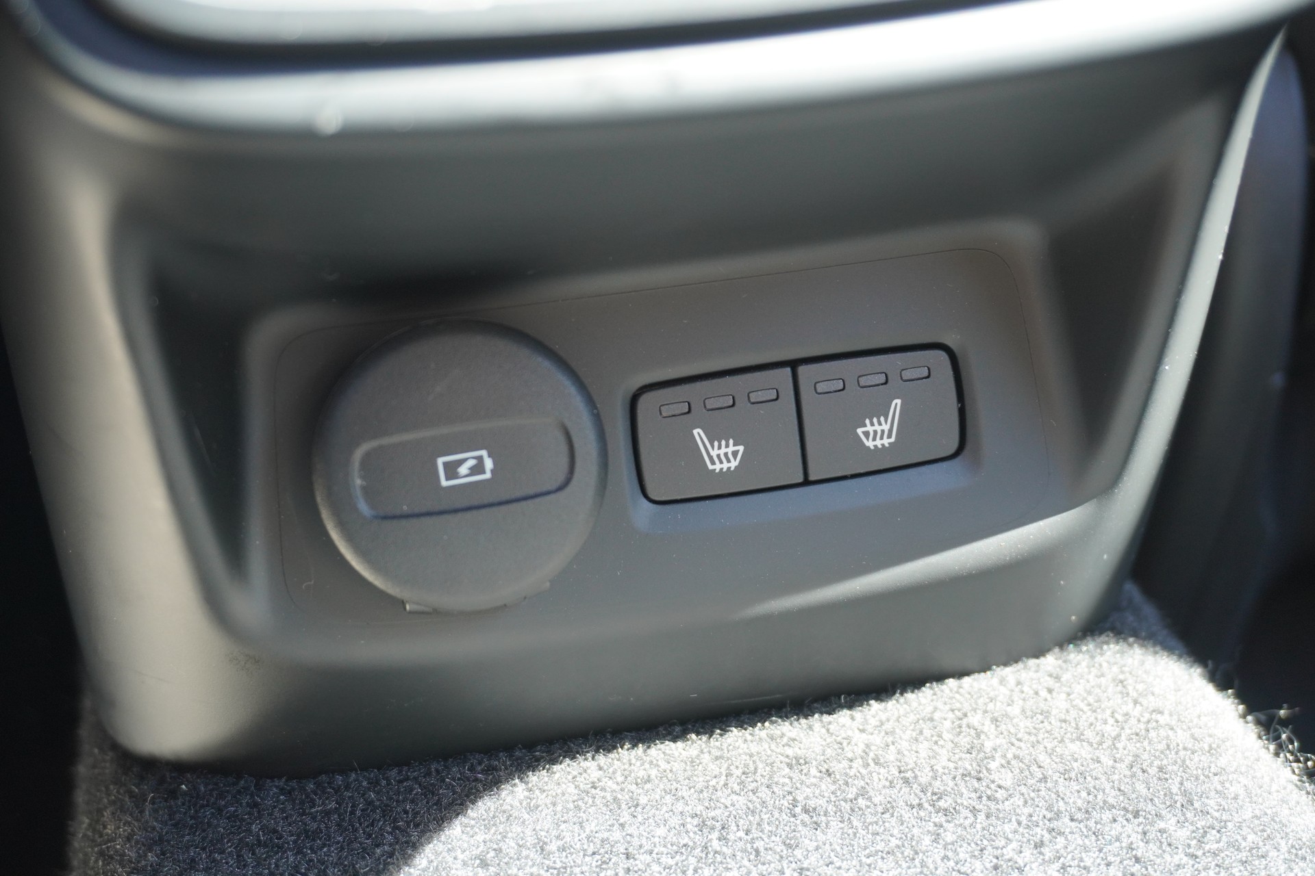 POLESTAR Polestar 2 Long Range Dual 82 kWh 350kW Performance Paket!!!-image-14