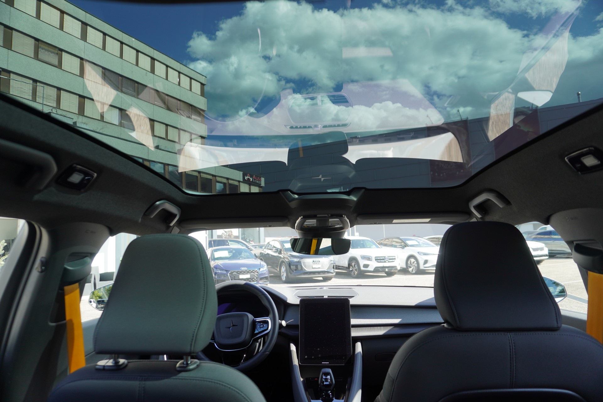 POLESTAR Polestar 2 Long Range Dual 82 kWh 350kW Performance Paket!!!-image-11