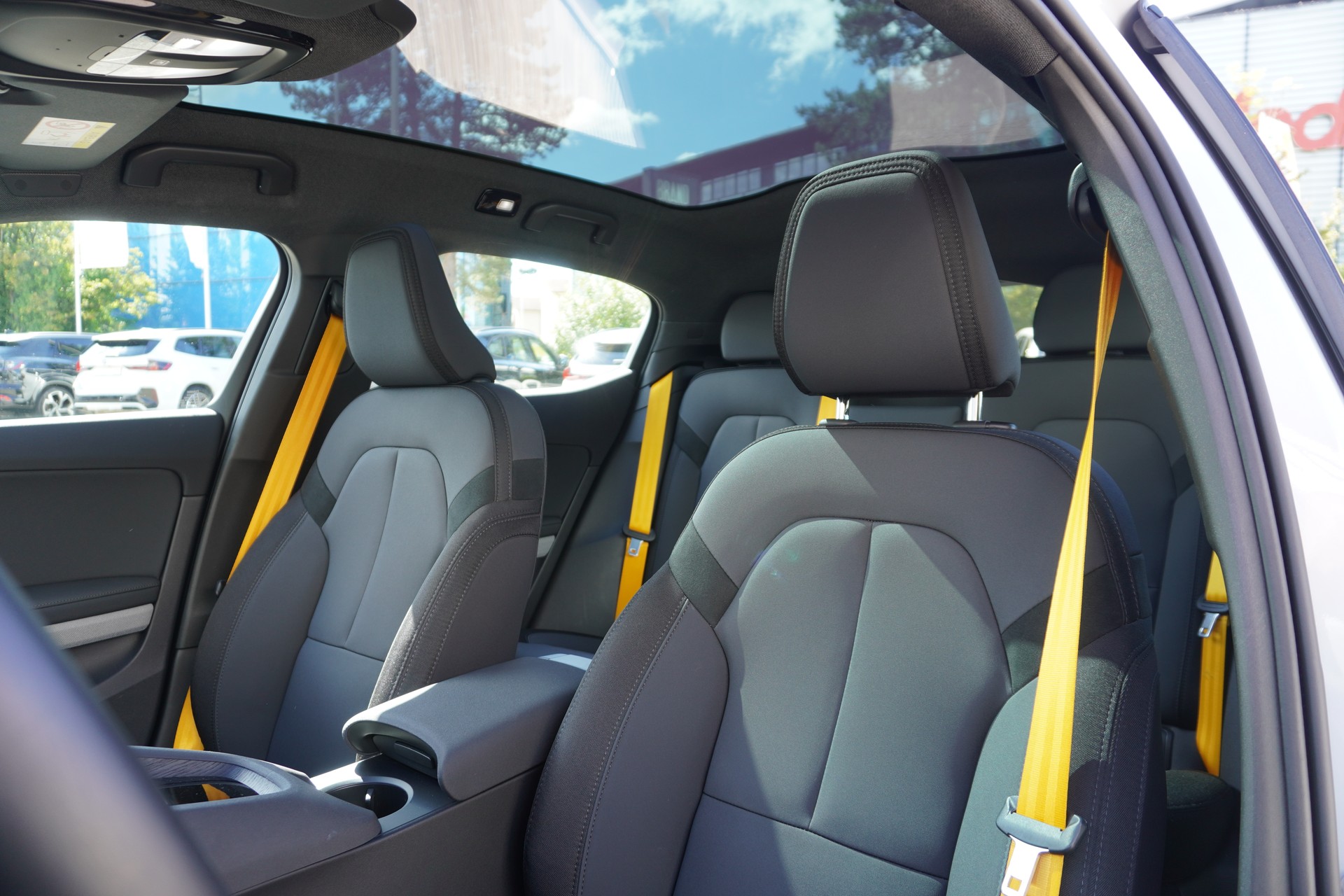 POLESTAR Polestar 2 Long Range Dual 82 kWh 350kW Performance Paket!!!-image-12