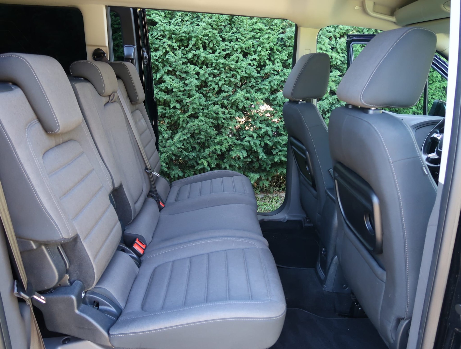 FORD Grand Tourneo Connect 1.5 EcoBlue Titanium Automat - 7 places-image-16