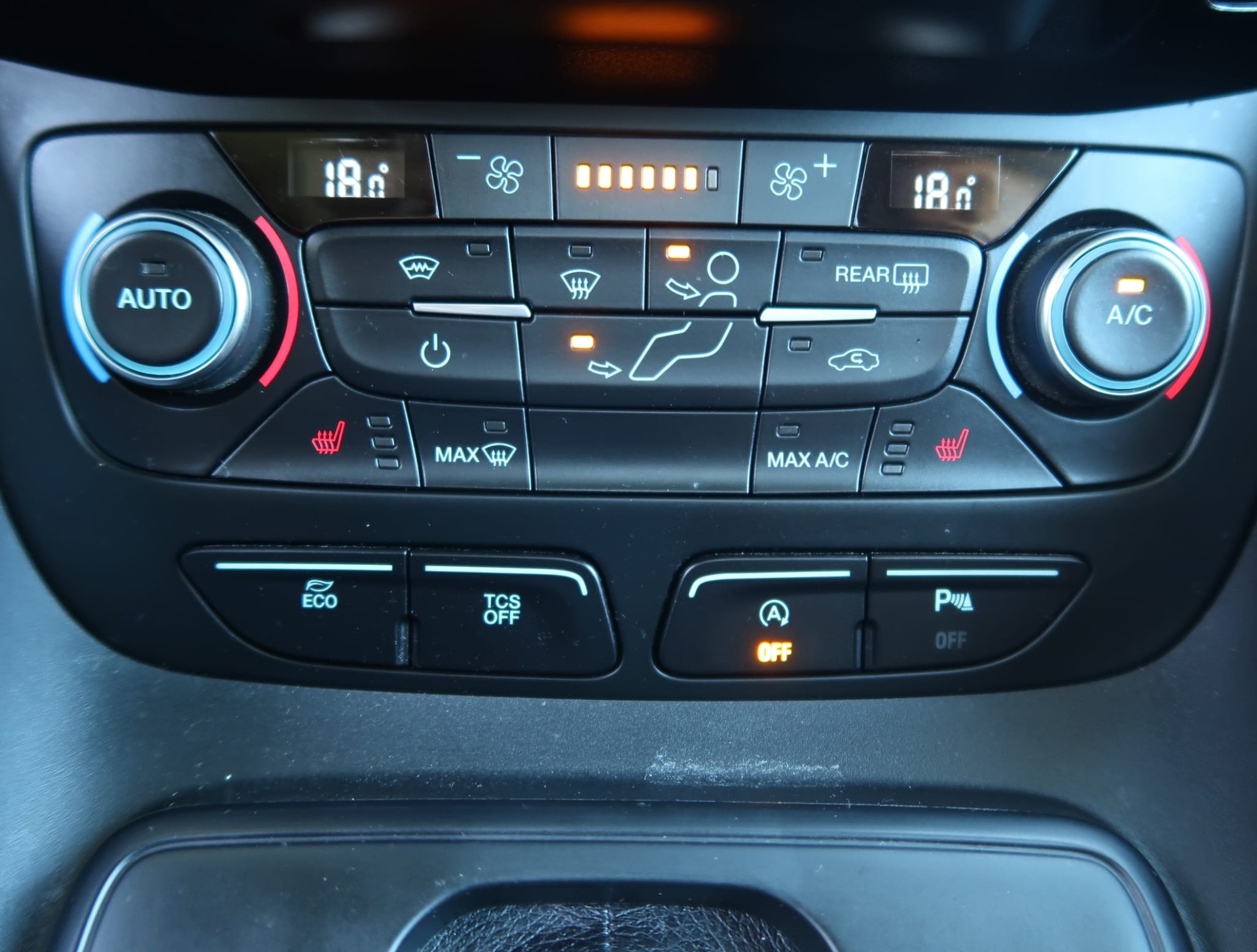 FORD Grand Tourneo Connect 1.5 EcoBlue Titanium Automat - 7 places-image-28