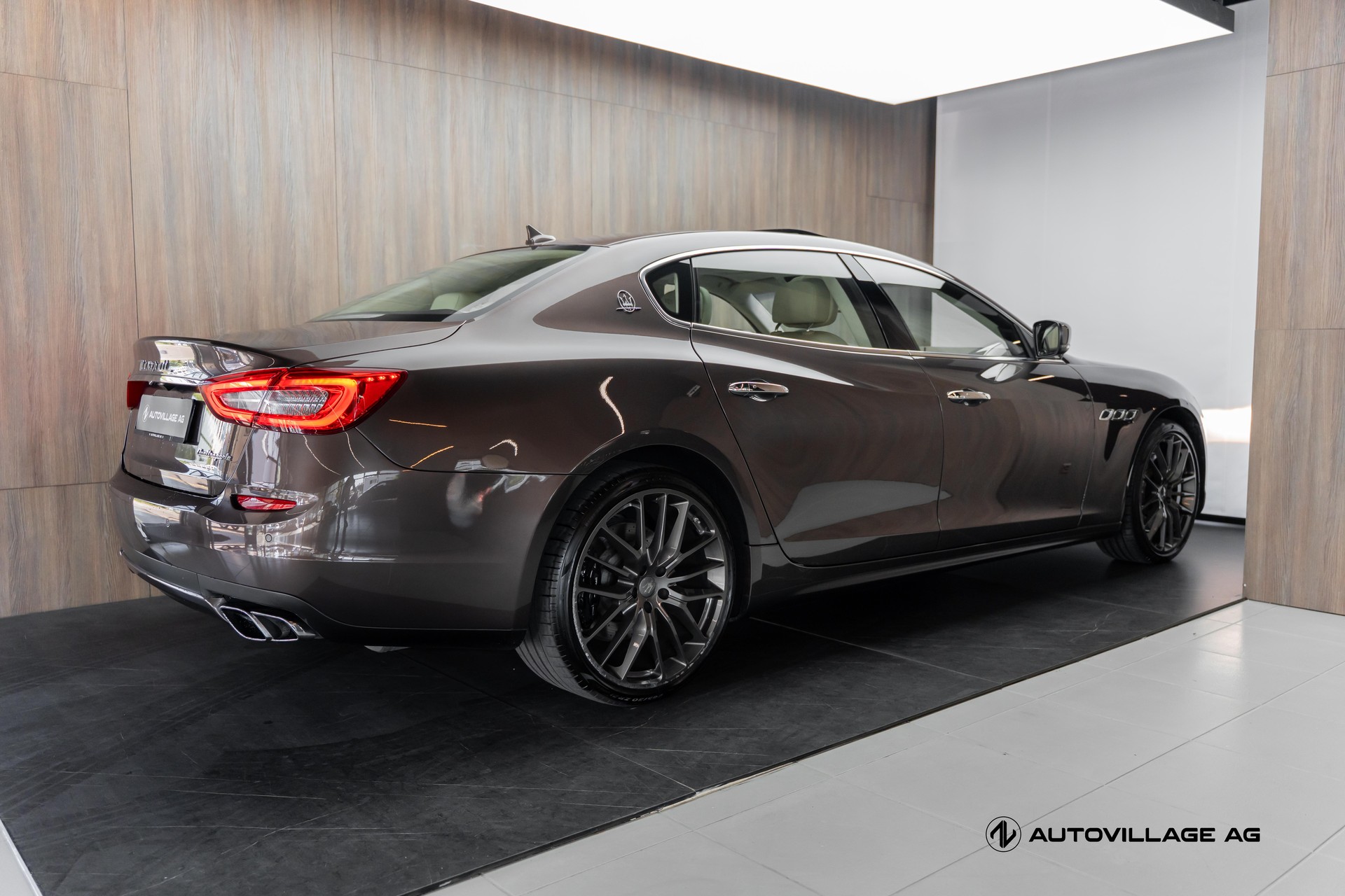 MASERATI Quattroporte 3.8 V8 DI Biturbo GTS Automatica-showroom-element-1