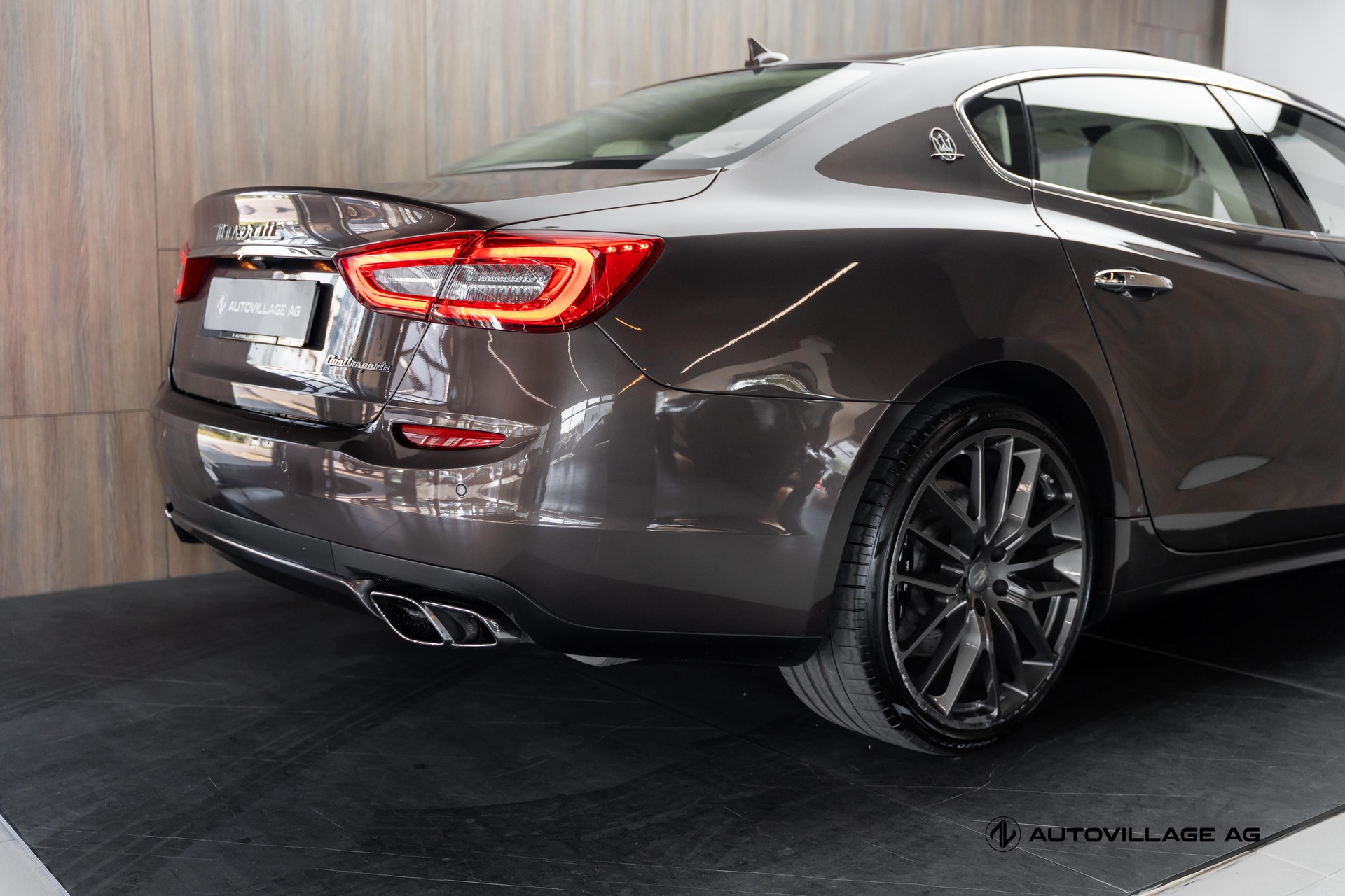 MASERATI Quattroporte 3.8 V8 DI Biturbo GTS Automatica-image-27
