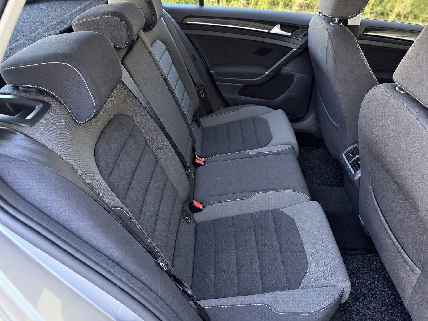 VW Golf 2.0 TDI Highline DSG-Automat-image-8