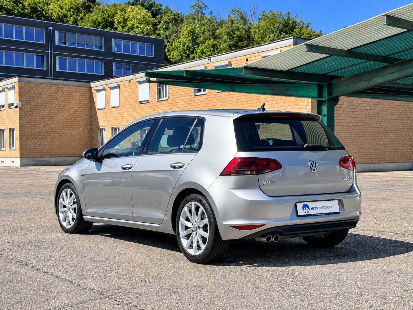 VW Golf 2.0 TDI Highline DSG-Automat-showroom-element-3