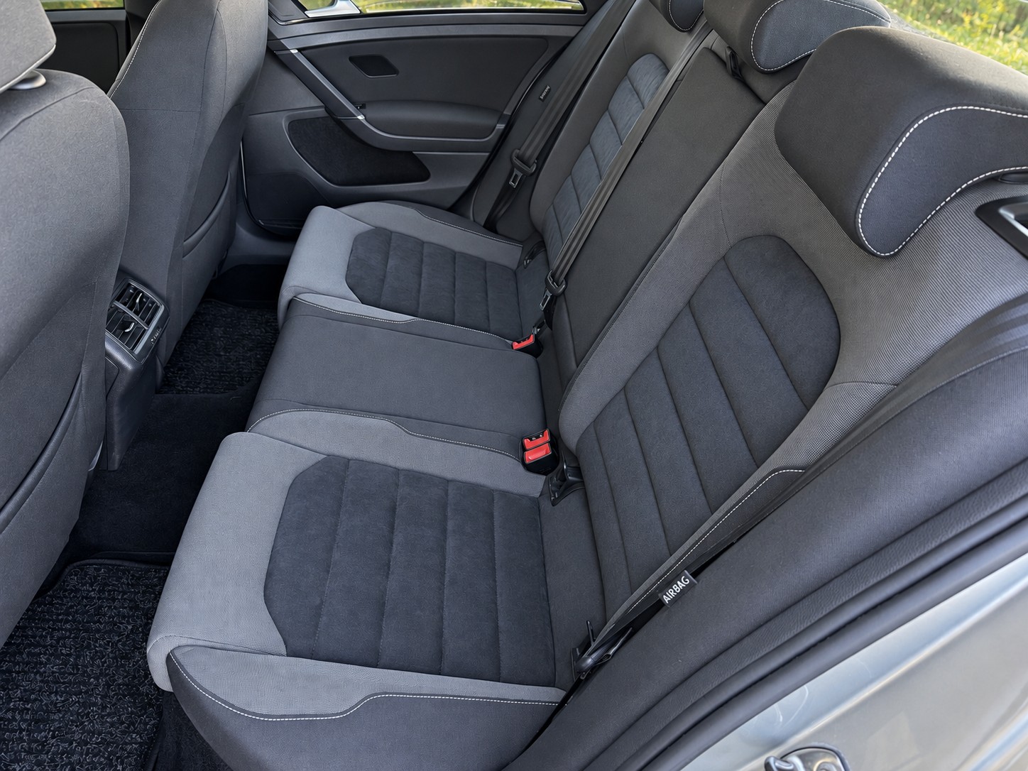 VW Golf 2.0 TDI Highline DSG-Automat-image-7
