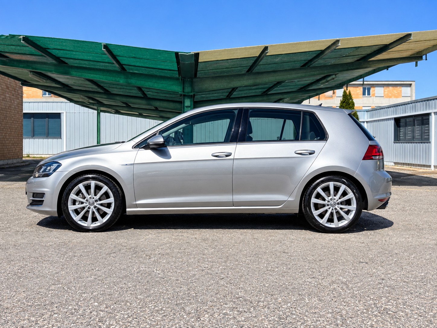 VW Golf 2.0 TDI Highline DSG-Automat-showroom-element-2