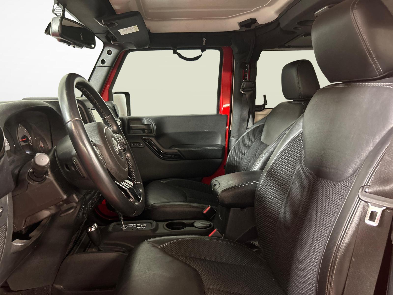 JEEP Wrangler 2.8 CRD Sahara-showroom-element-2