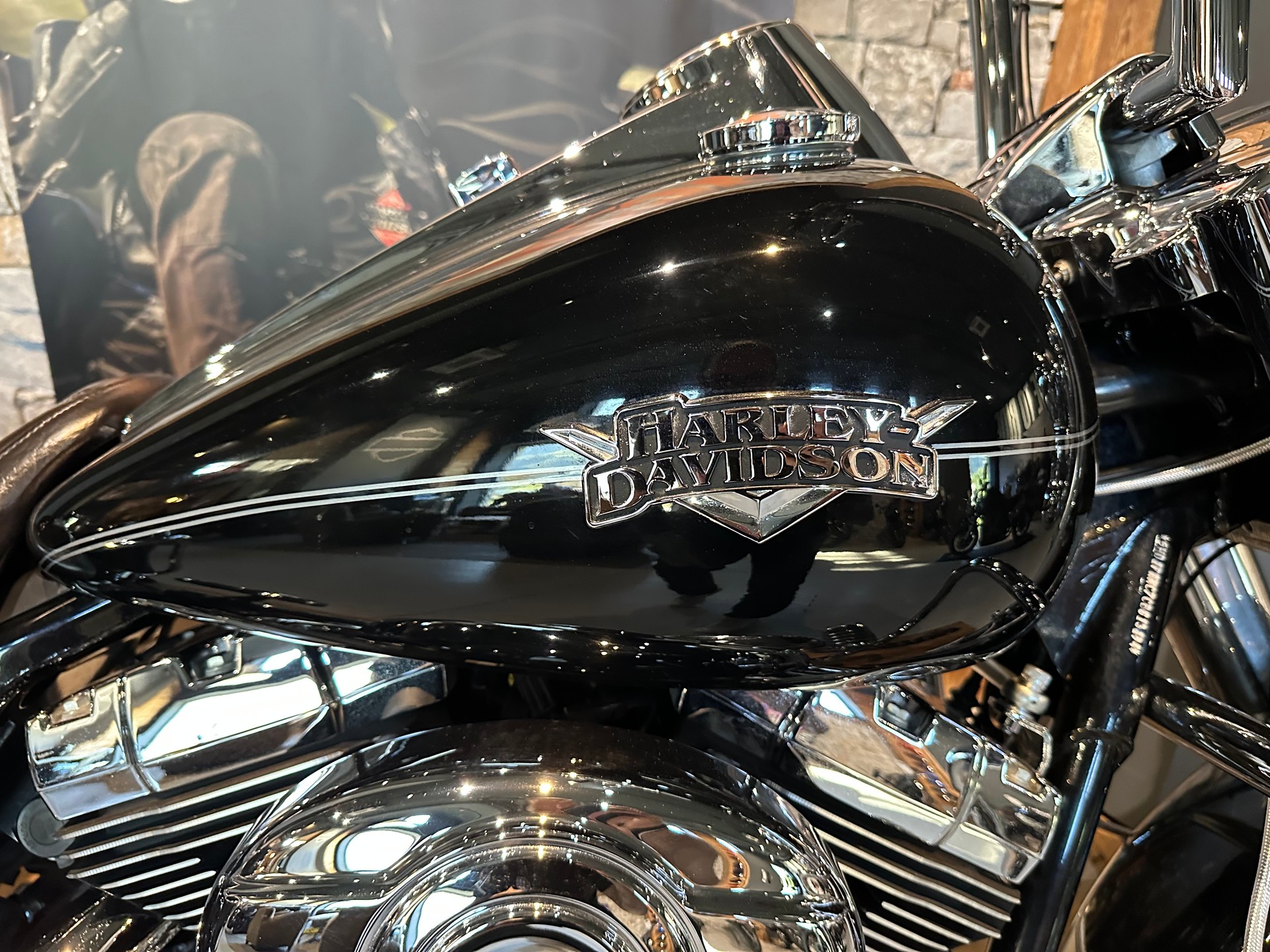 HARLEY-DAVIDSON FLHRC Road King Classic 103 ABS (25KW) Possible-showroom-element-3