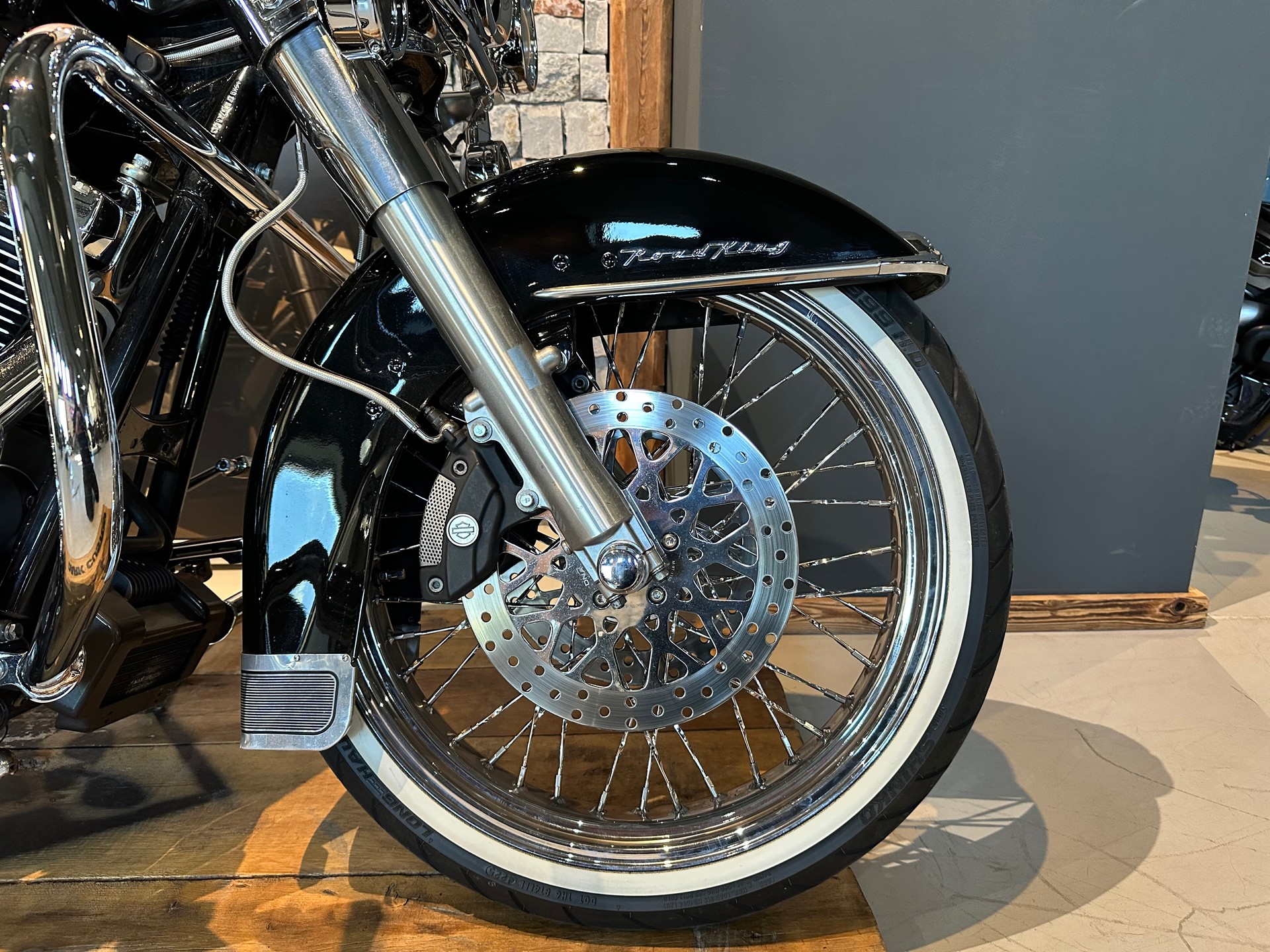 HARLEY-DAVIDSON FLHRC Road King Classic 103 ABS (25KW) Possible-image-4