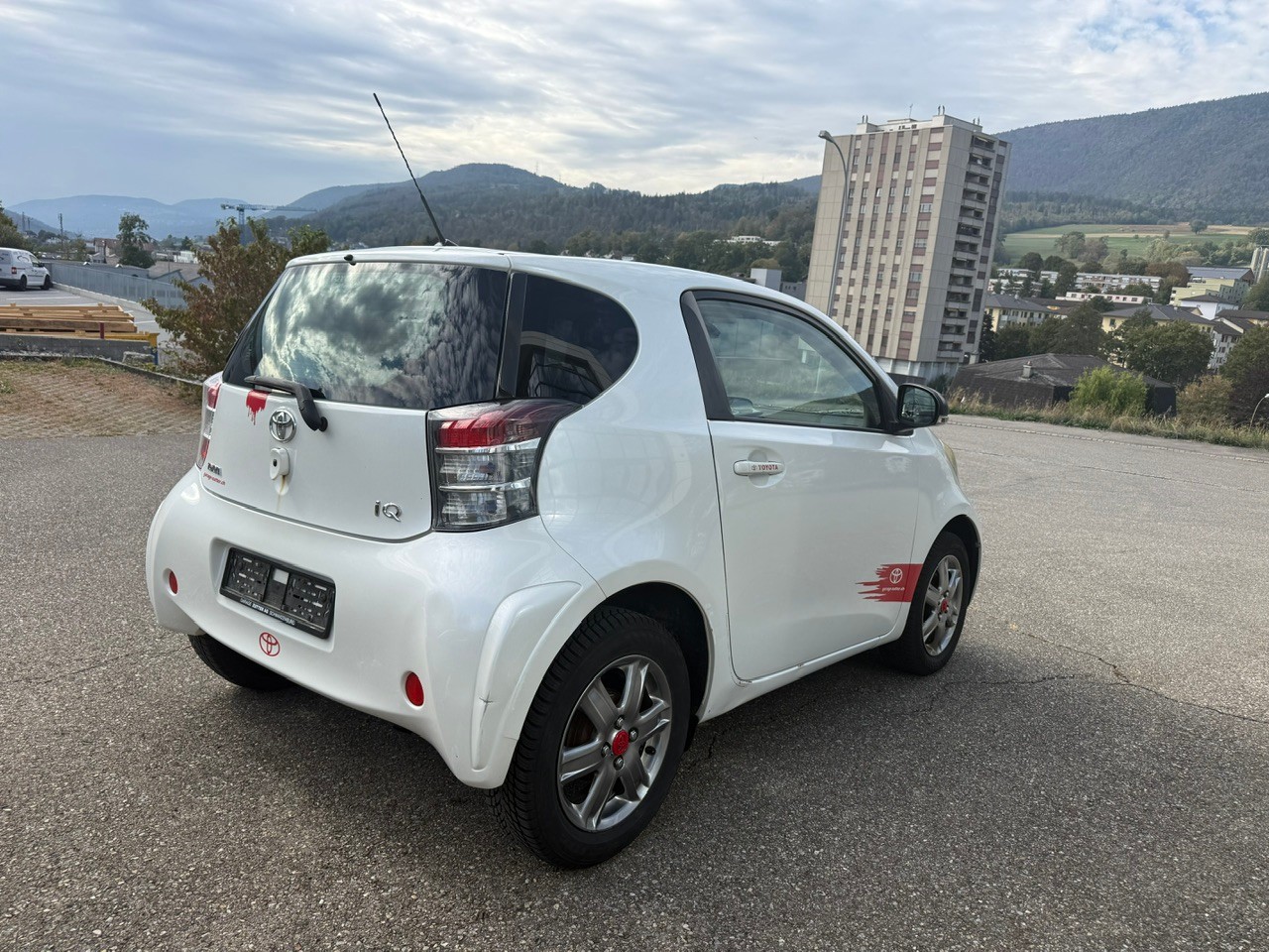 TOYOTA iQ2 1.0 VVT-i-image-6