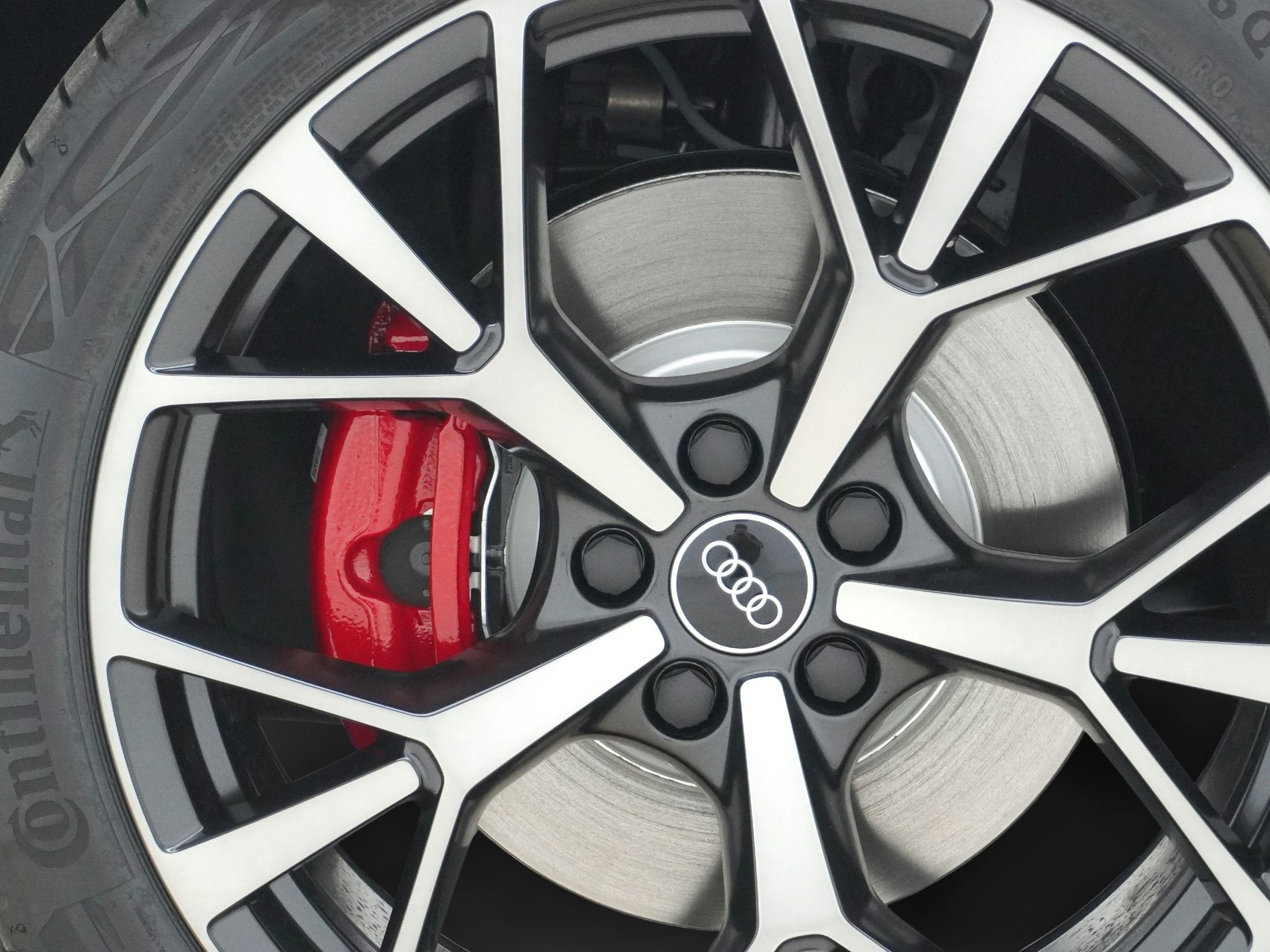 AUDI Q3 Sportback 2.0 TFSI S line quattro S-Tronic-showroom-element-3