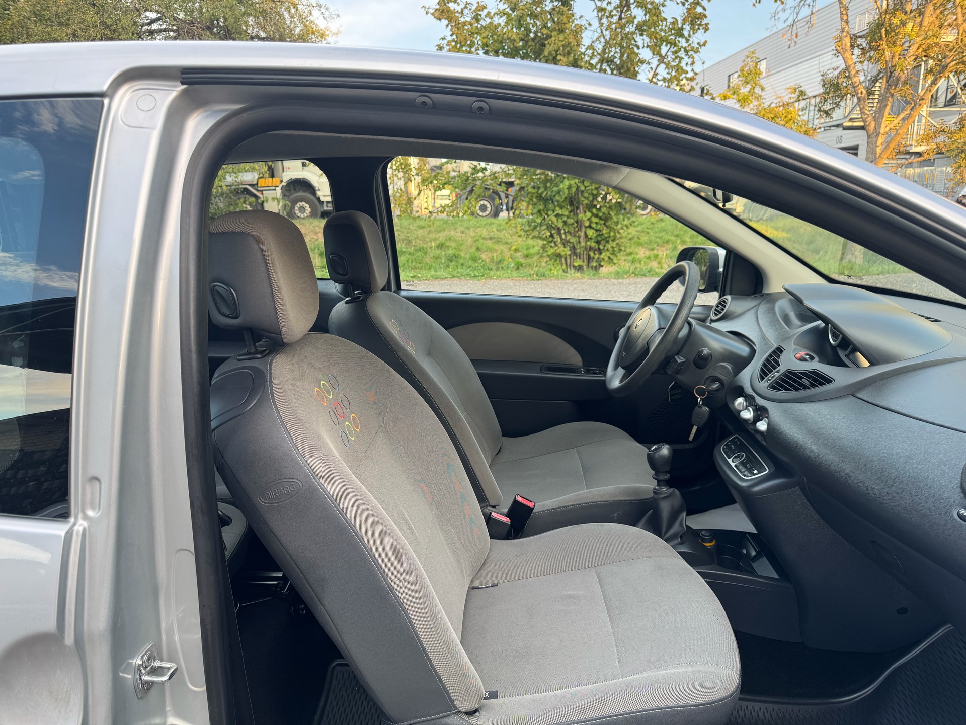 RENAULT Twingo 1.2 16V Expression-image-9