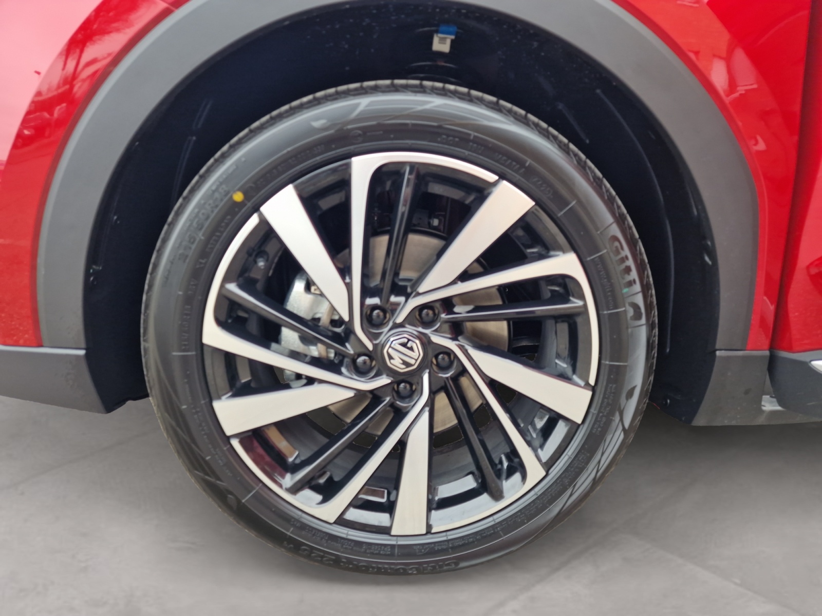 MG ZS 1.5 Hybrid+ Luxury-image-9