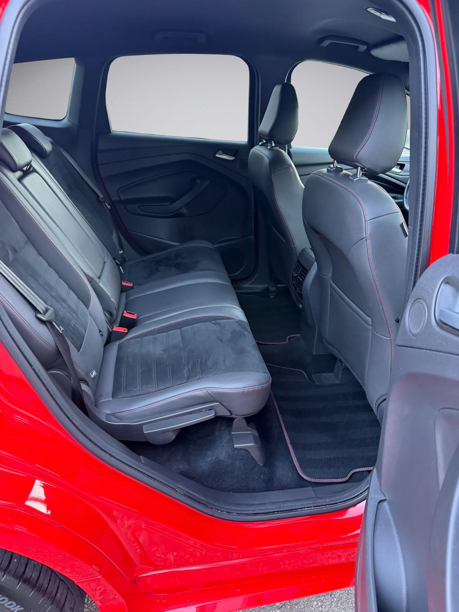 FORD Kuga 2.0 TDCi ST Line High 4WD PowerShift * AHK * Sport Line *-image-10