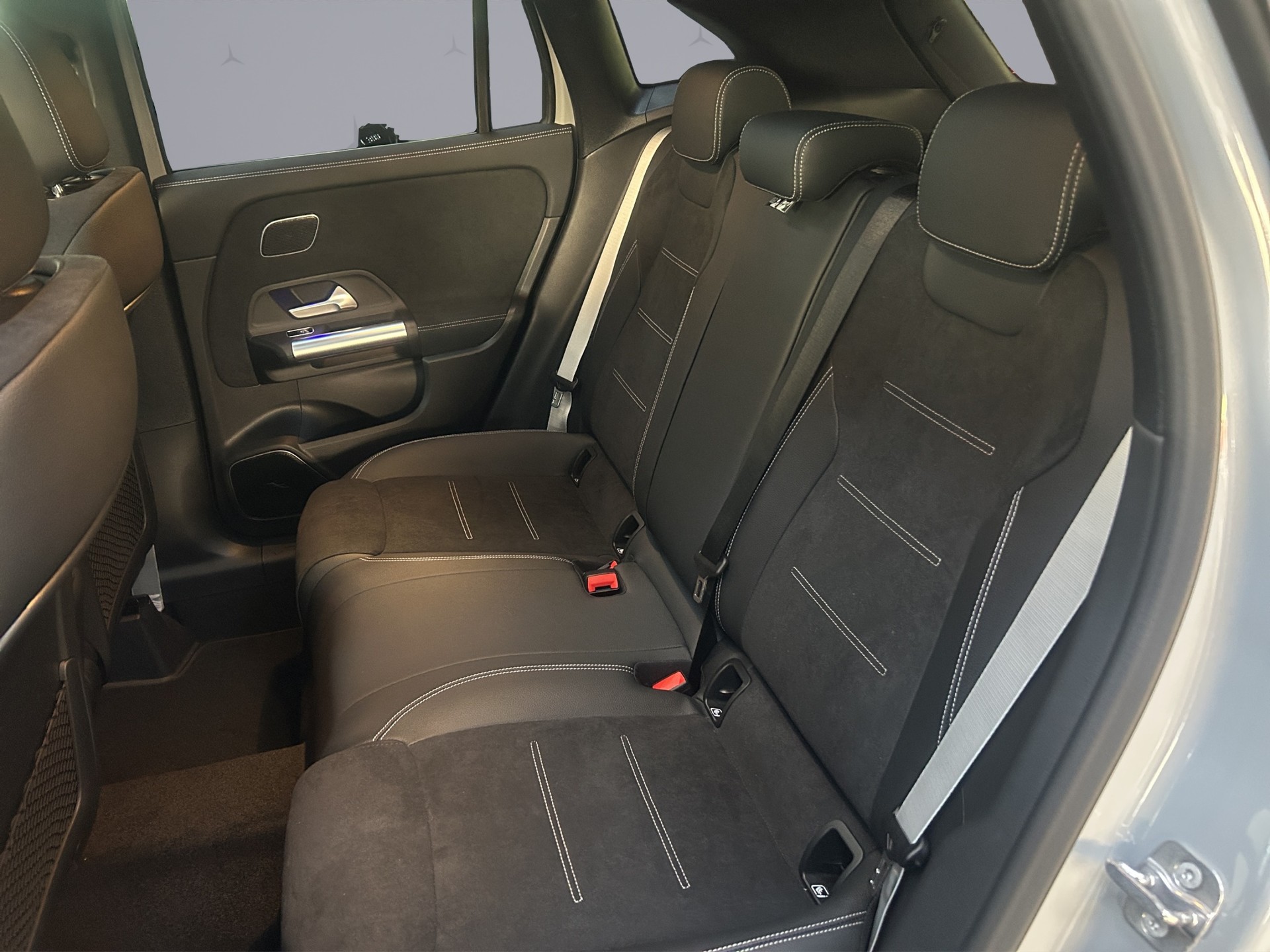 MERCEDES-BENZ GLA-Klasse H247 GLA 250 Swiss Star AMG Line 4matic-image-10