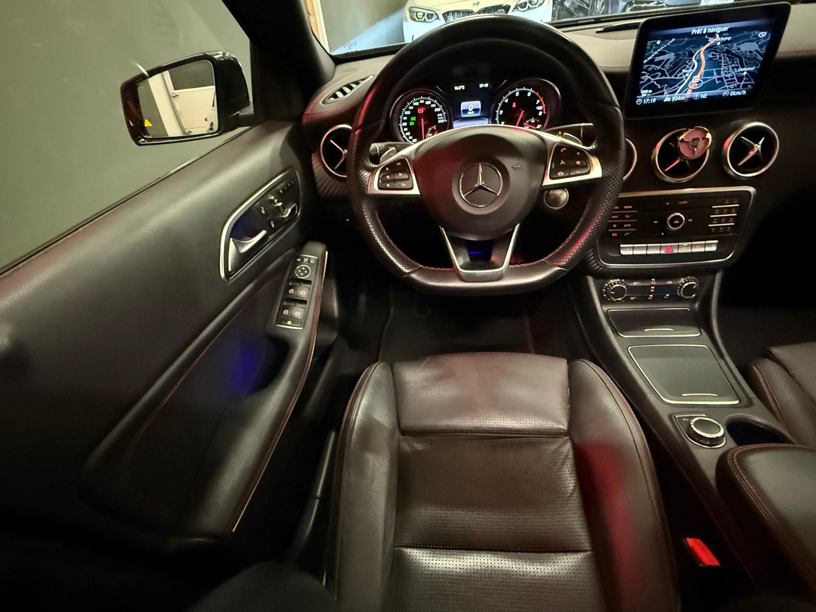 MERCEDES-BENZ A 250 AMG Line 4Matic 7G-DCT-image-17