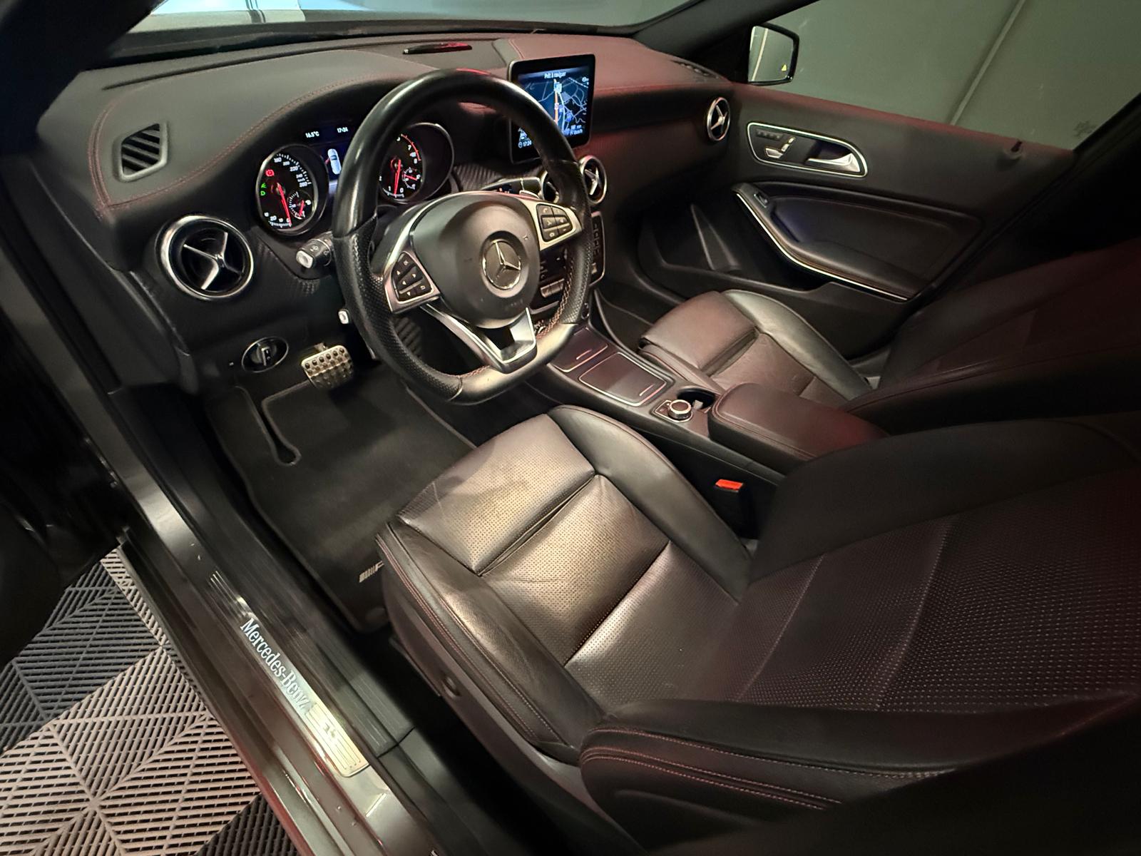MERCEDES-BENZ A 250 AMG Line 4Matic 7G-DCT-showroom-element-1