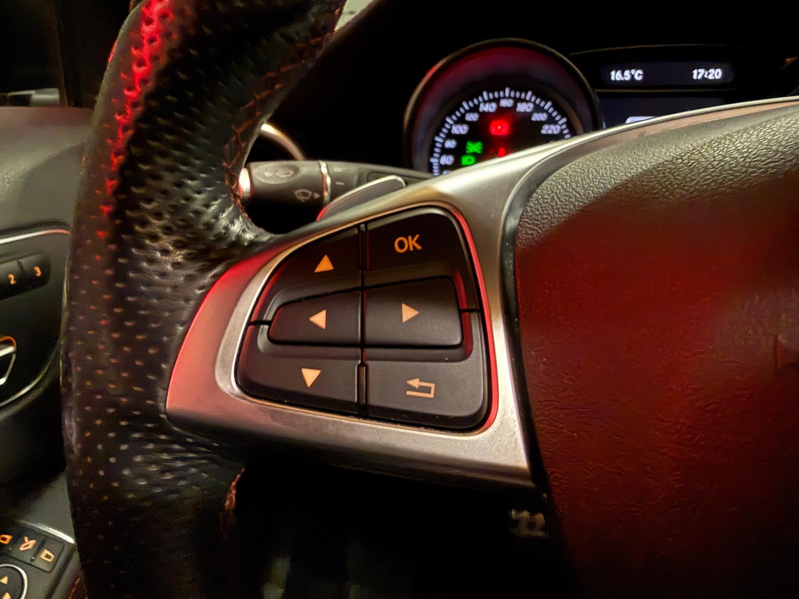 MERCEDES-BENZ A 250 AMG Line 4Matic 7G-DCT-image-20