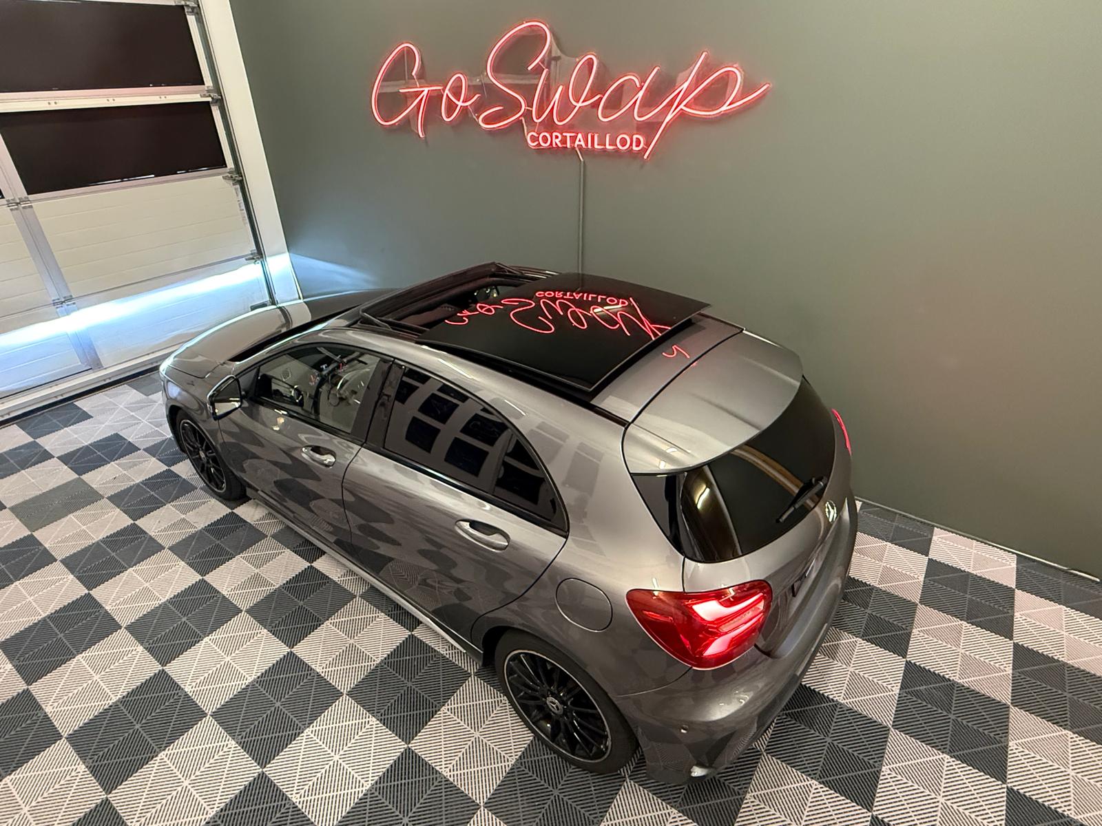 MERCEDES-BENZ A 250 AMG Line 4Matic 7G-DCT-showroom-element-2