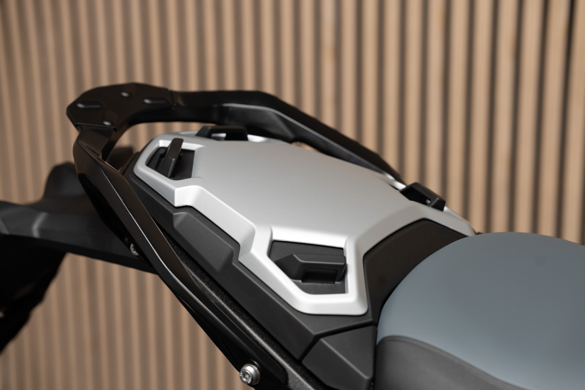 BMW R 1300 GS mit Rally Umbau, SC Project Sportschalldämpfer und 0.9% Leasing 💸🚀-image-8