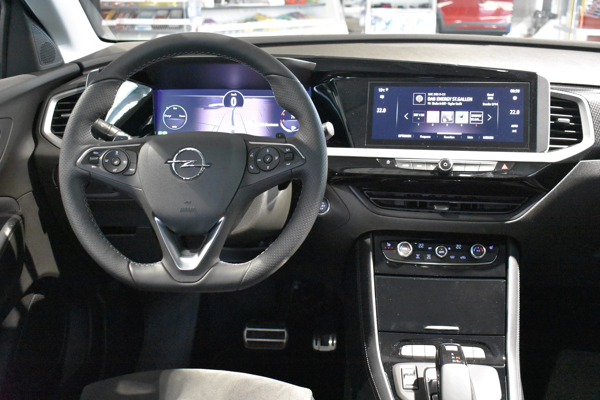 OPEL Grandland 1.6 Hybrid4 GSe Automatik-image-4