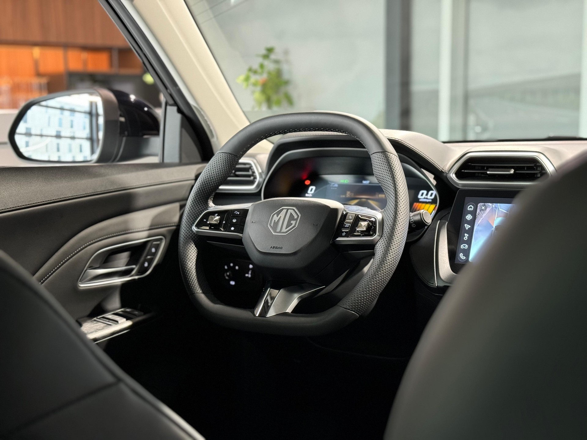 MG ZS 1.5 Hybrid+ Luxury-image-14