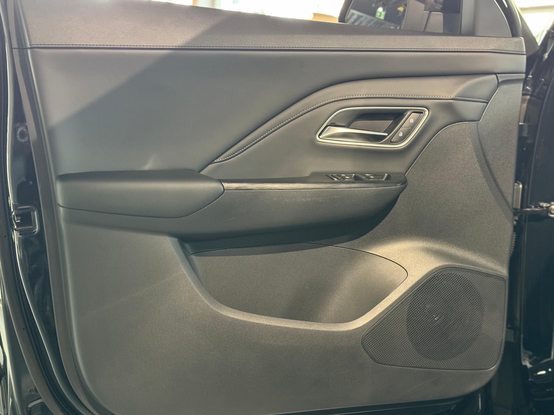 MG ZS 1.5 Hybrid+ Luxury-image-21