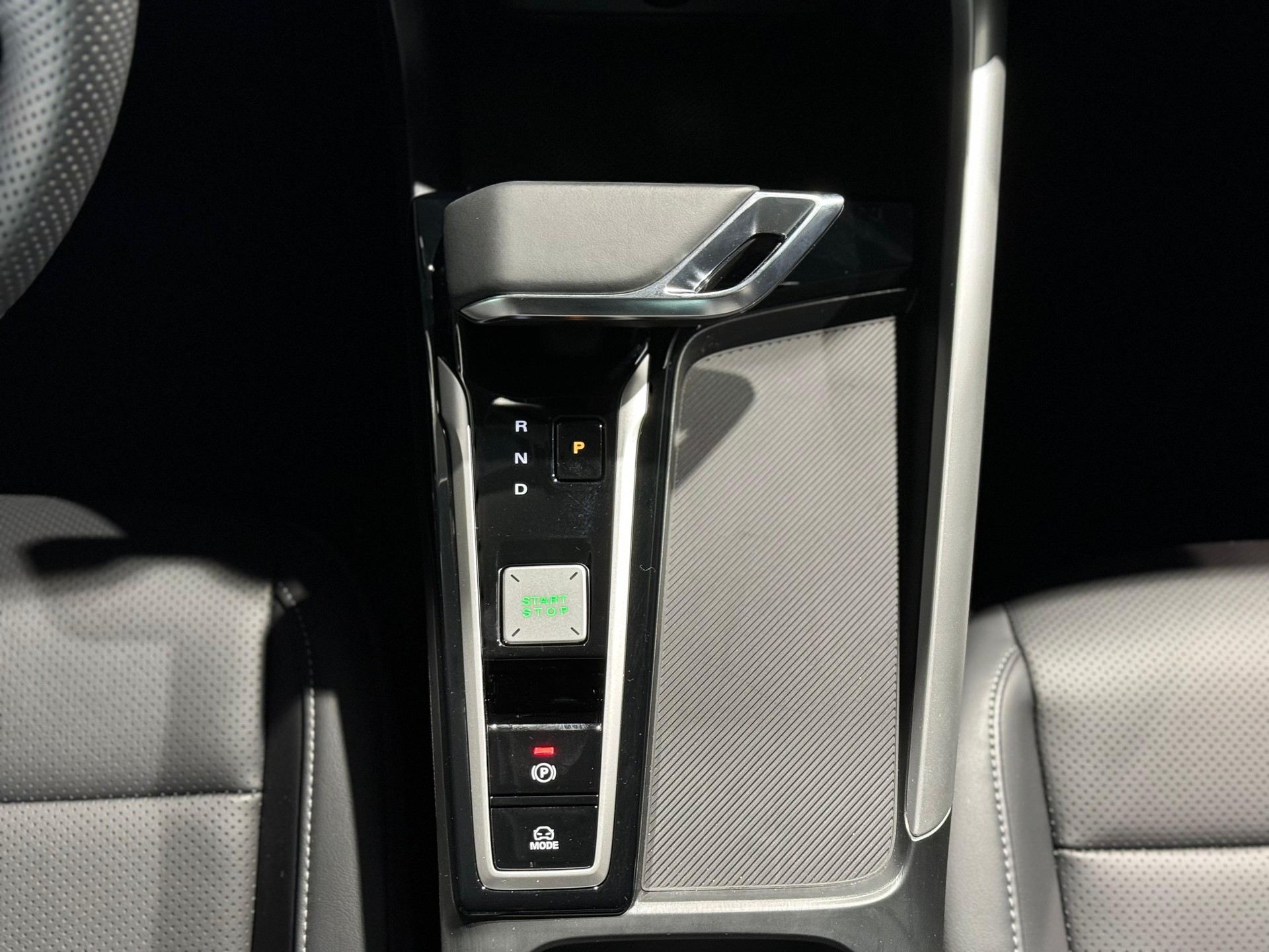 MG ZS 1.5 Hybrid+ Luxury-image-19