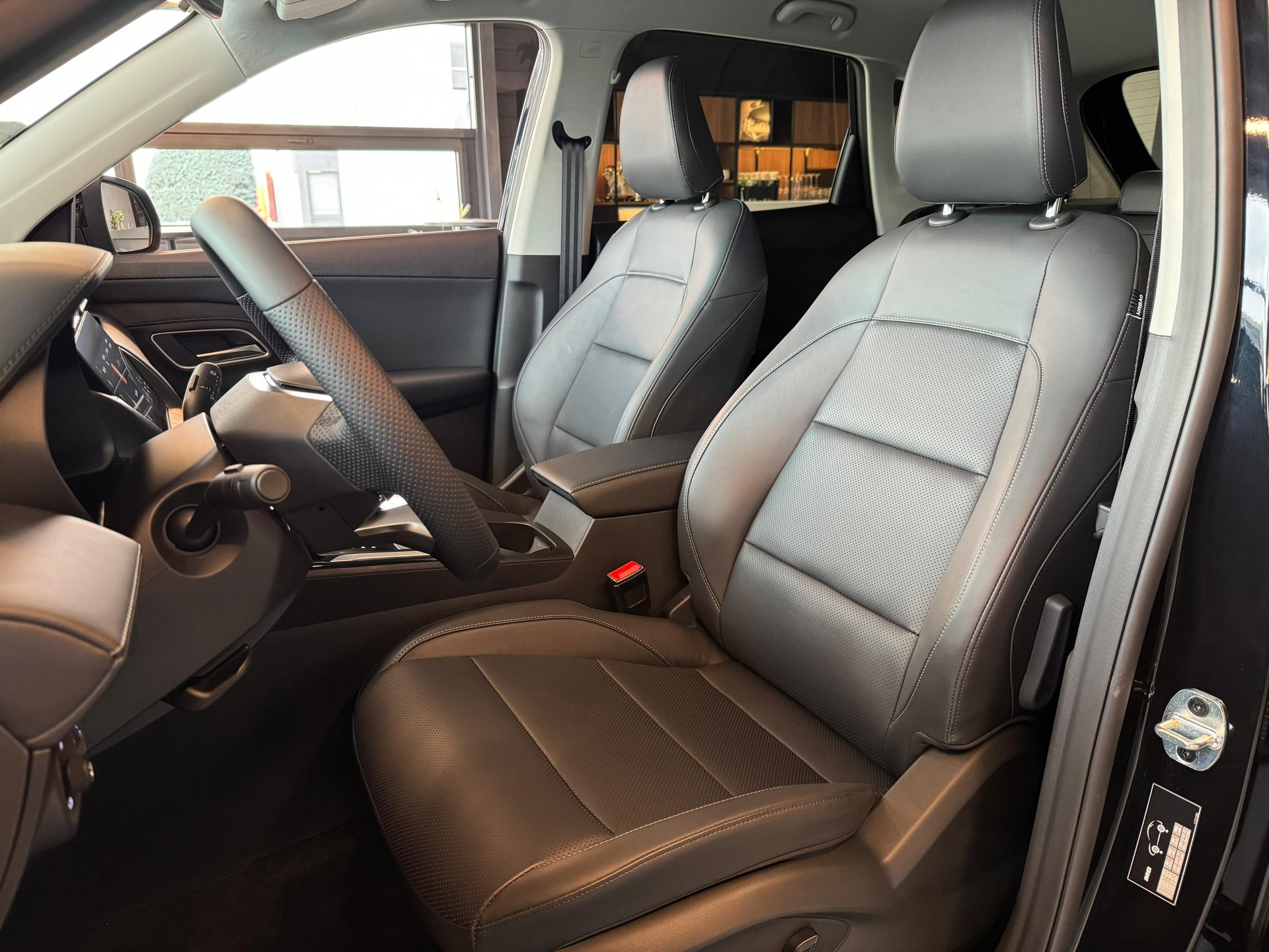 MG ZS 1.5 Hybrid+ Luxury-image-8