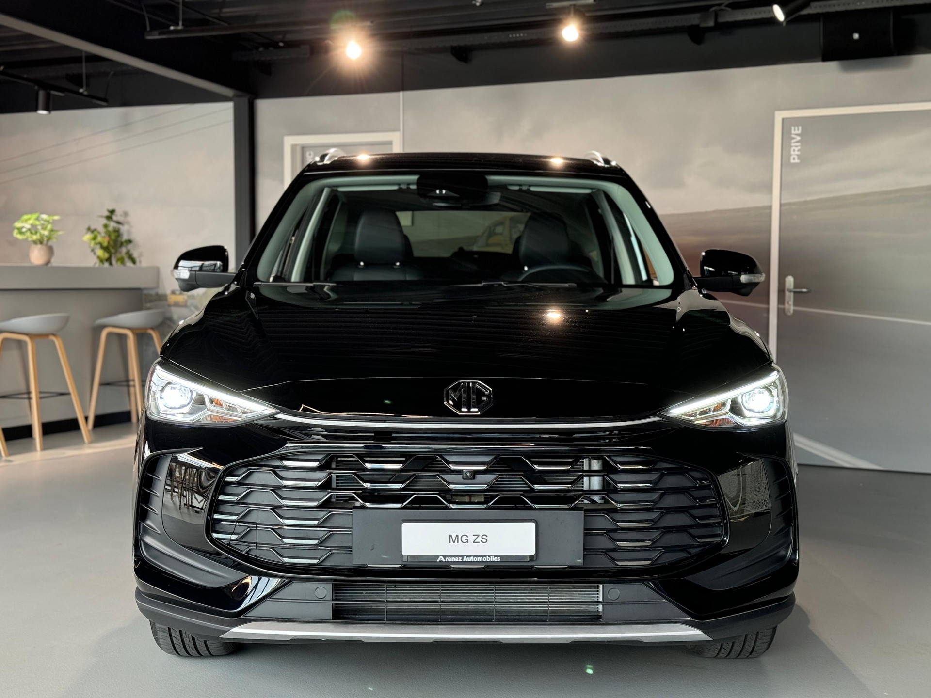 MG ZS 1.5 Hybrid+ Luxury-showroom-element-1