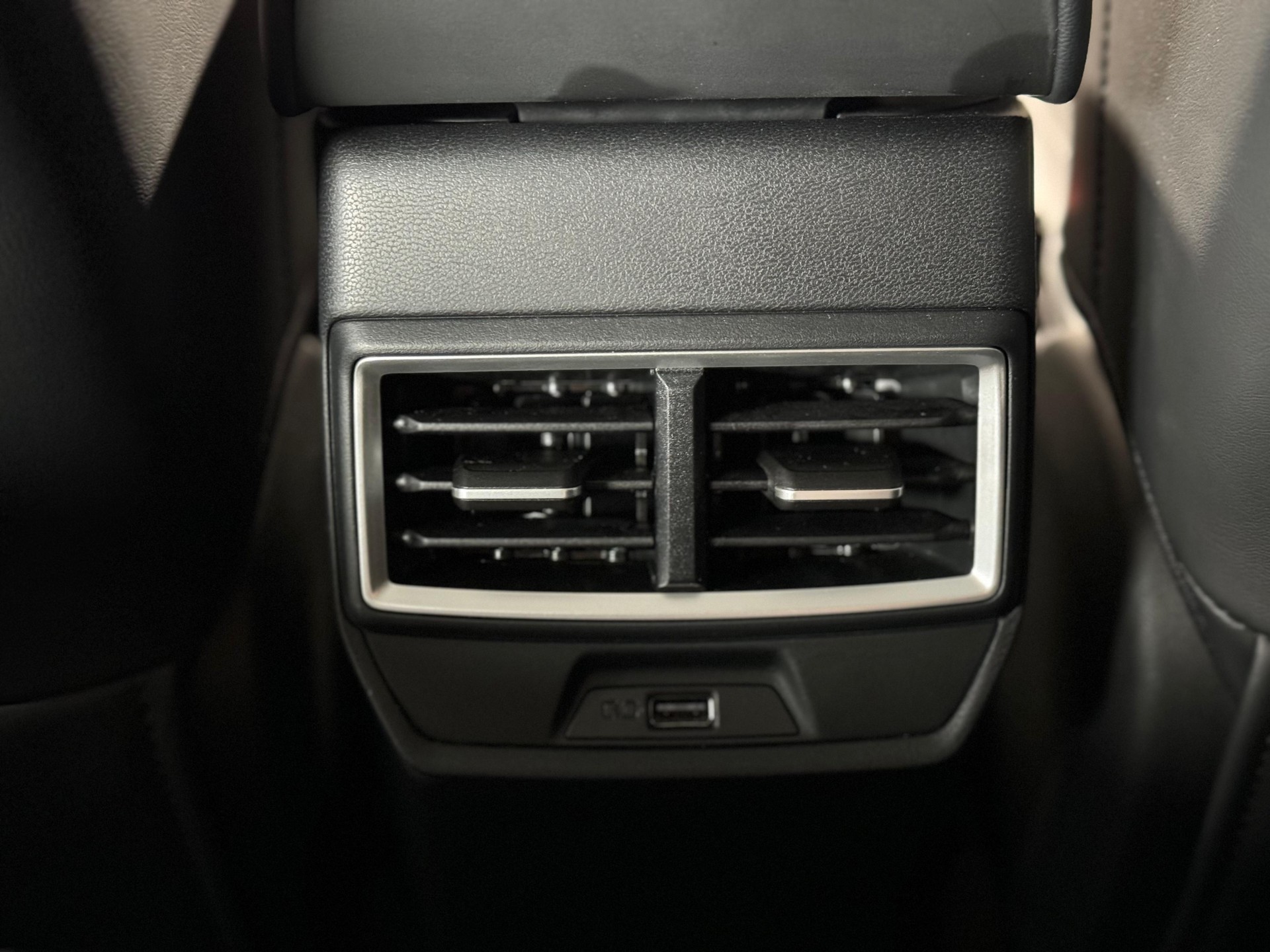 MG ZS 1.5 Hybrid+ Luxury-image-23