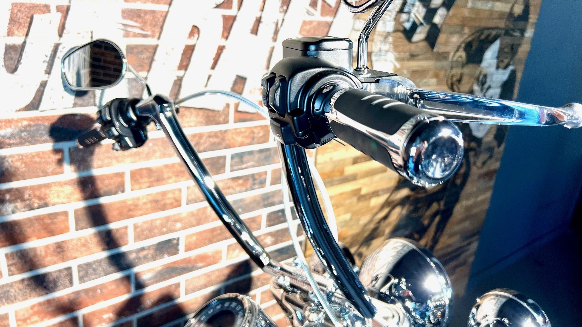 HARLEY-DAVIDSON FLHCS Heritage Classic 114-image-12