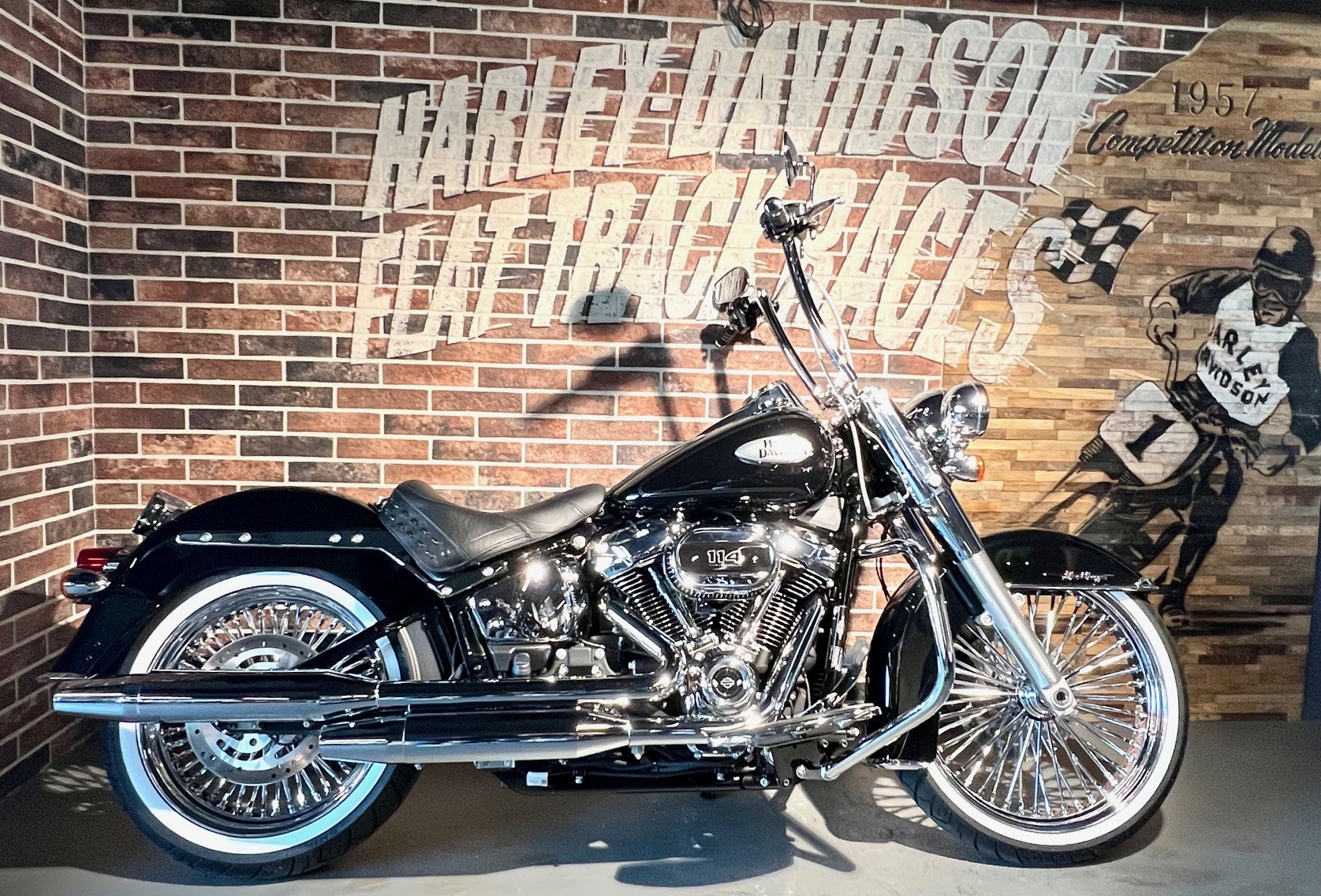 HARLEY-DAVIDSON FLHCS Heritage Classic 114-image-5