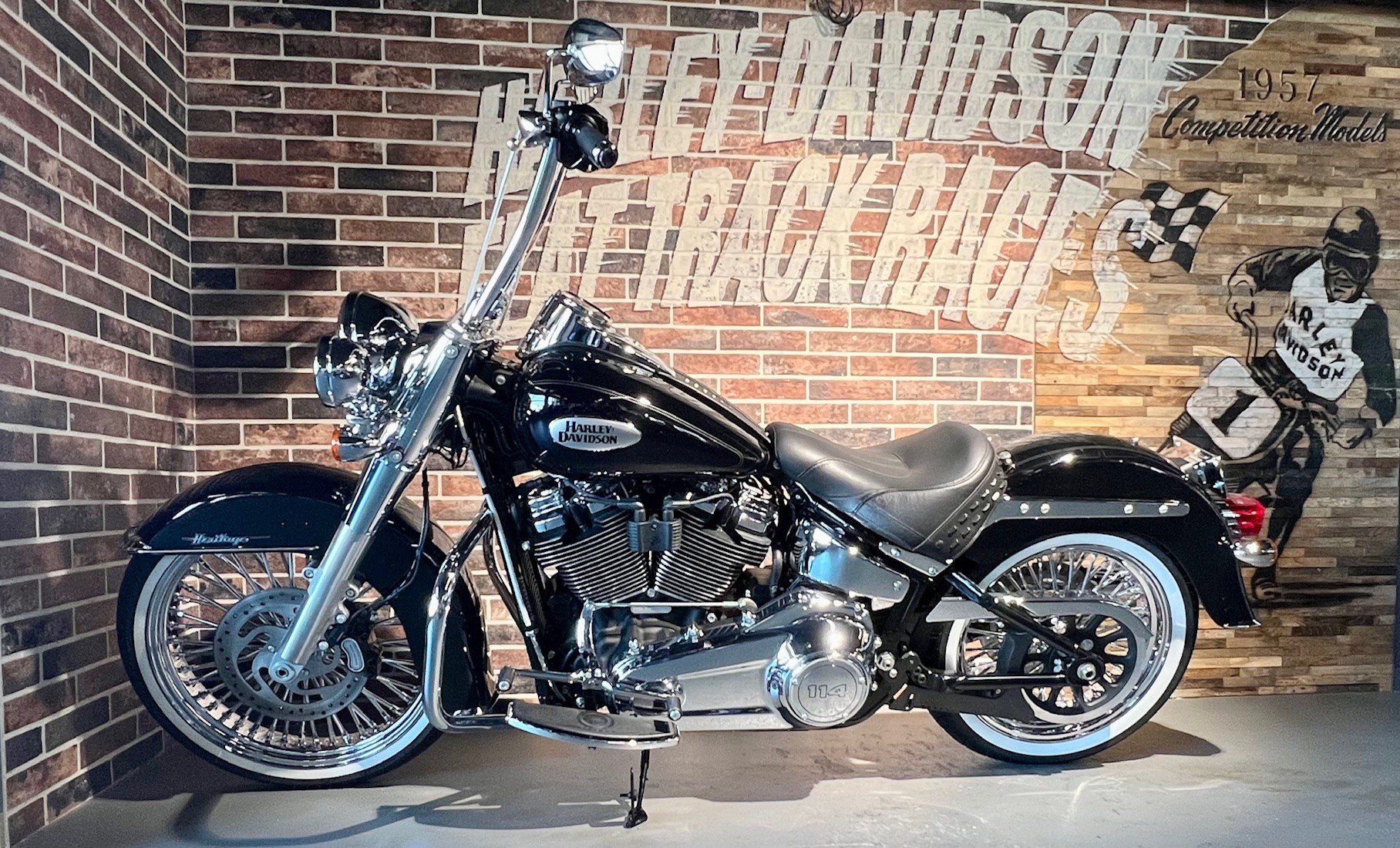HARLEY-DAVIDSON FLHCS Heritage Classic 114-image-0
