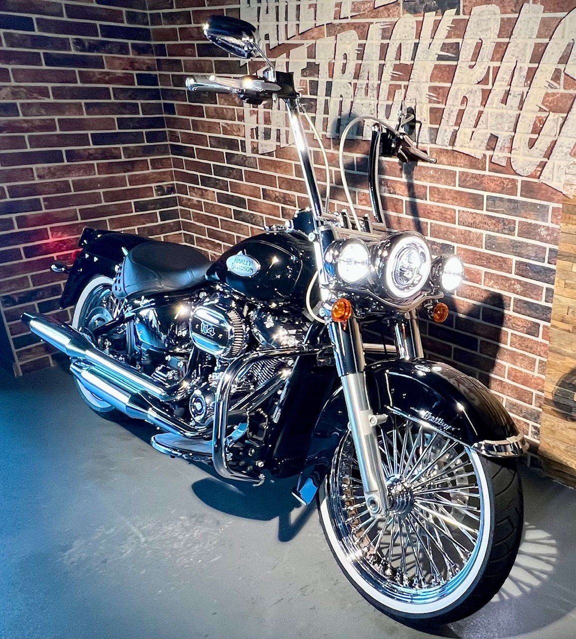HARLEY-DAVIDSON FLHCS Heritage Classic 114-image-7