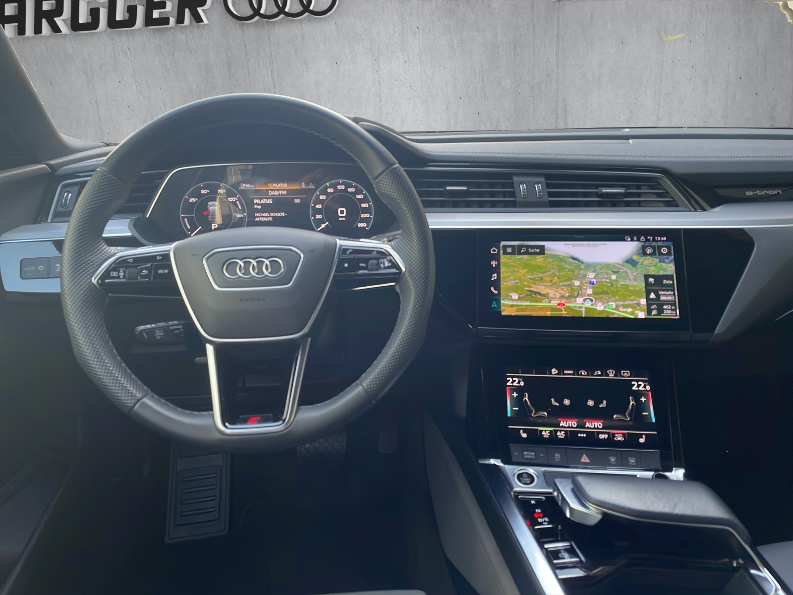 AUDI e-tron 55 Sportback Advanced quattro-image-9