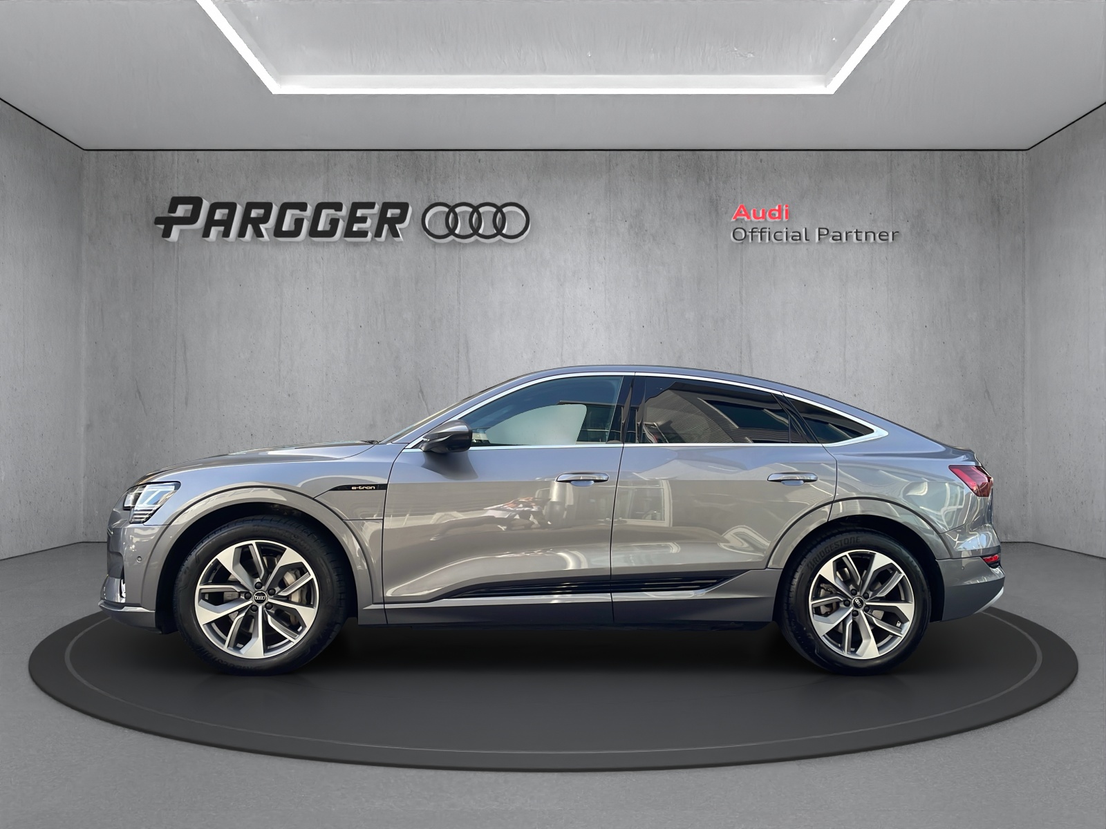 AUDI e-tron 55 Sportback Advanced quattro-showroom-element-2