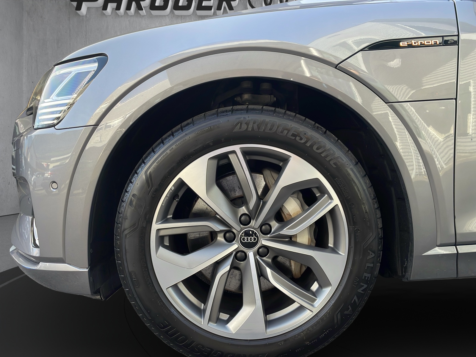 AUDI e-tron 55 Sportback Advanced quattro-image-15
