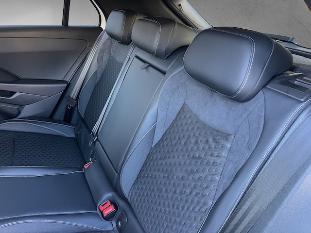 VW T-Roc 1.5 eTSI mHEV R-Line DSG-image-17