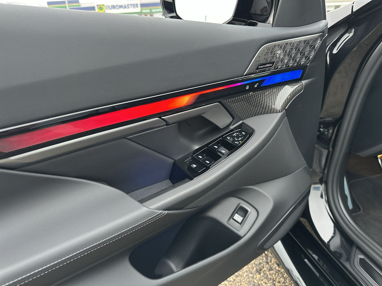 BMW M5 Touring-image-13