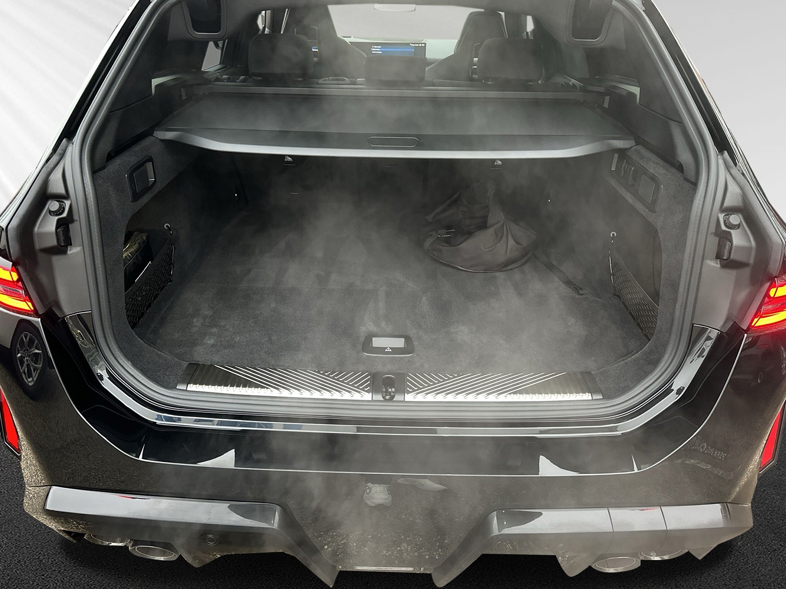 BMW M5 Touring-image-6