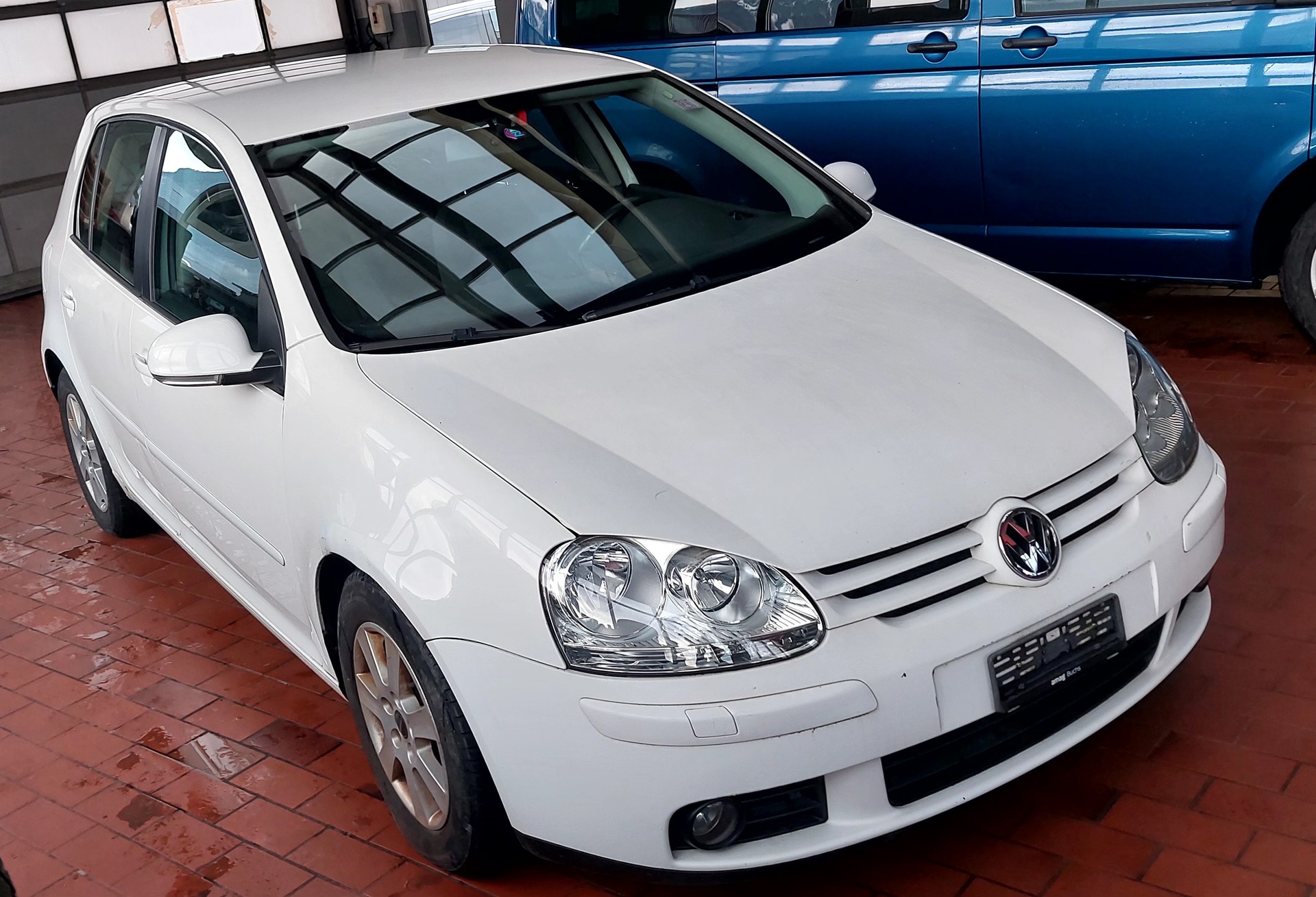 VW Golf 2.0 FSI Comfortline-image-1